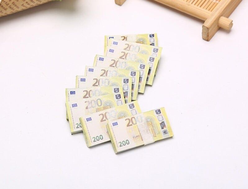 Mô hình tiền giấy Châu Âu Euro cho mô hình kích thước 3x1,5cm DE010