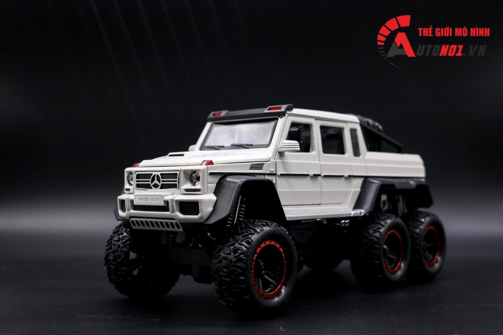 Mô hình xe ô tô Mercedes-Benz G63 V12 Off Road 6x6 full open tỉ lệ 1:22 Chezhi OT376