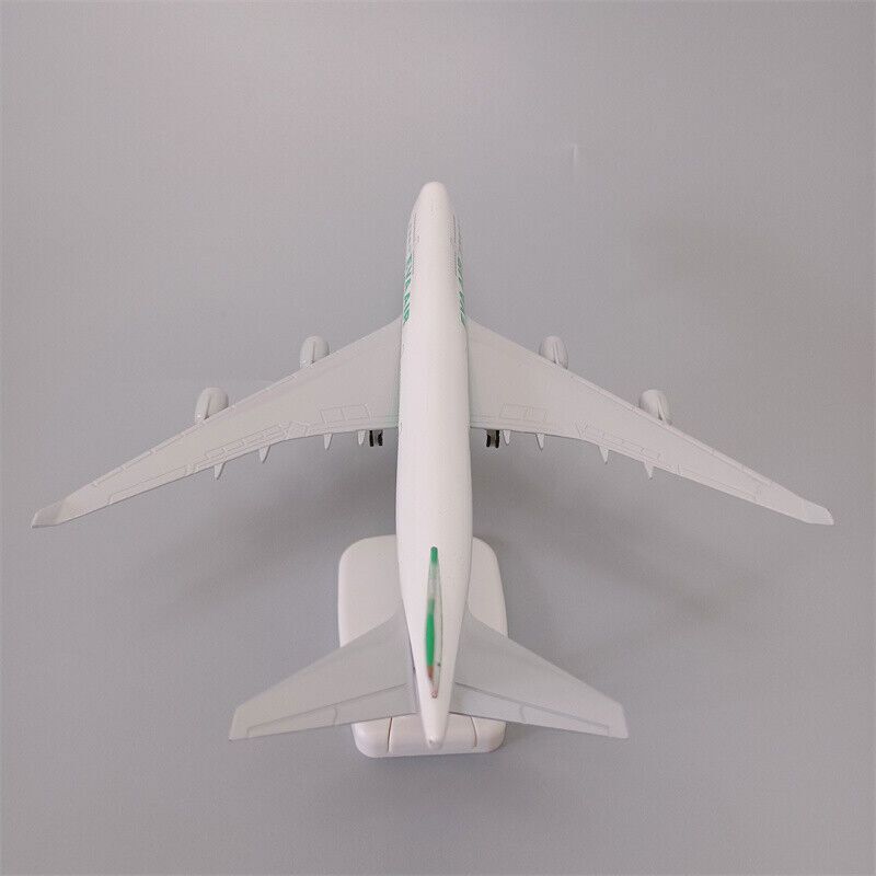 Mô hình máy bay EVA Air Boeing B747 20cm MB20102