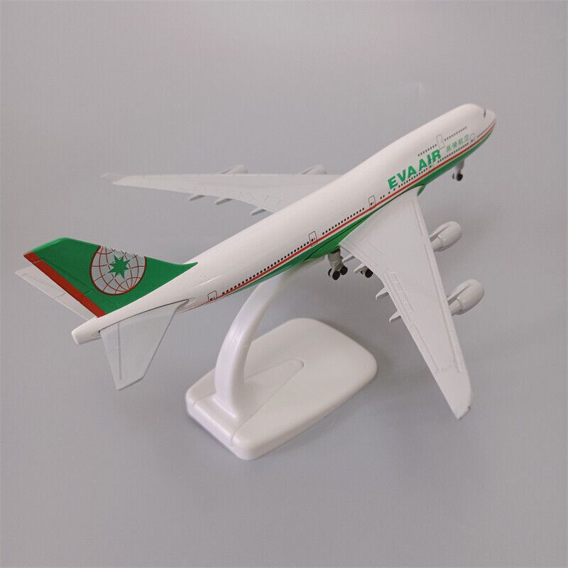 Mô hình máy bay EVA Air Boeing B747 20cm MB20102