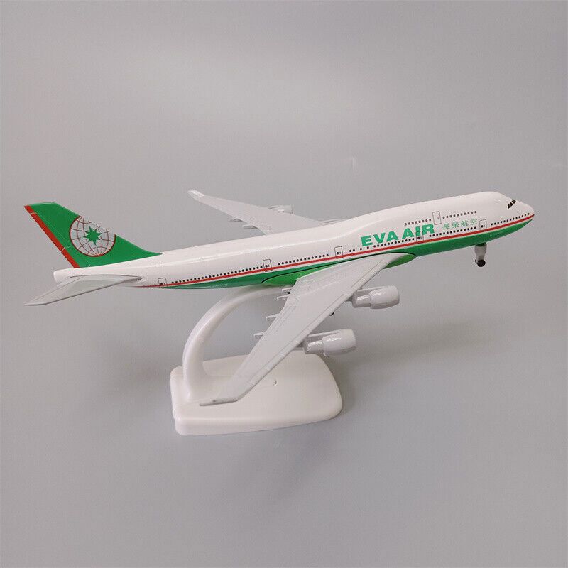 Mô hình máy bay EVA Air Boeing B747 20cm MB20102