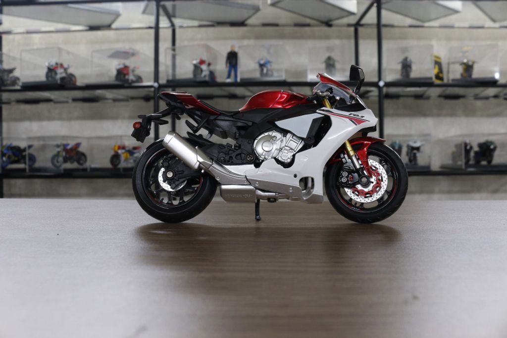 THANH LÝ MÔ HÌNH YAMAHA YZF R1 RED 1:12 MSZ MẤT HỘP VÀ CHỐNG XE BỊ CONG TL222