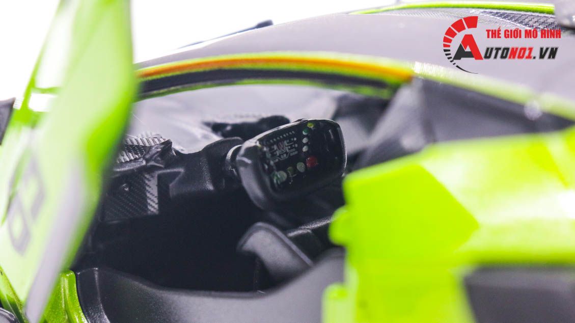 Mô hình xe Lamborghini Essenza SCV12 có bản quyền chính hãng, đánh lái được, mở được 2 cửa tỉ lệ 1:24 BBurago OT24006