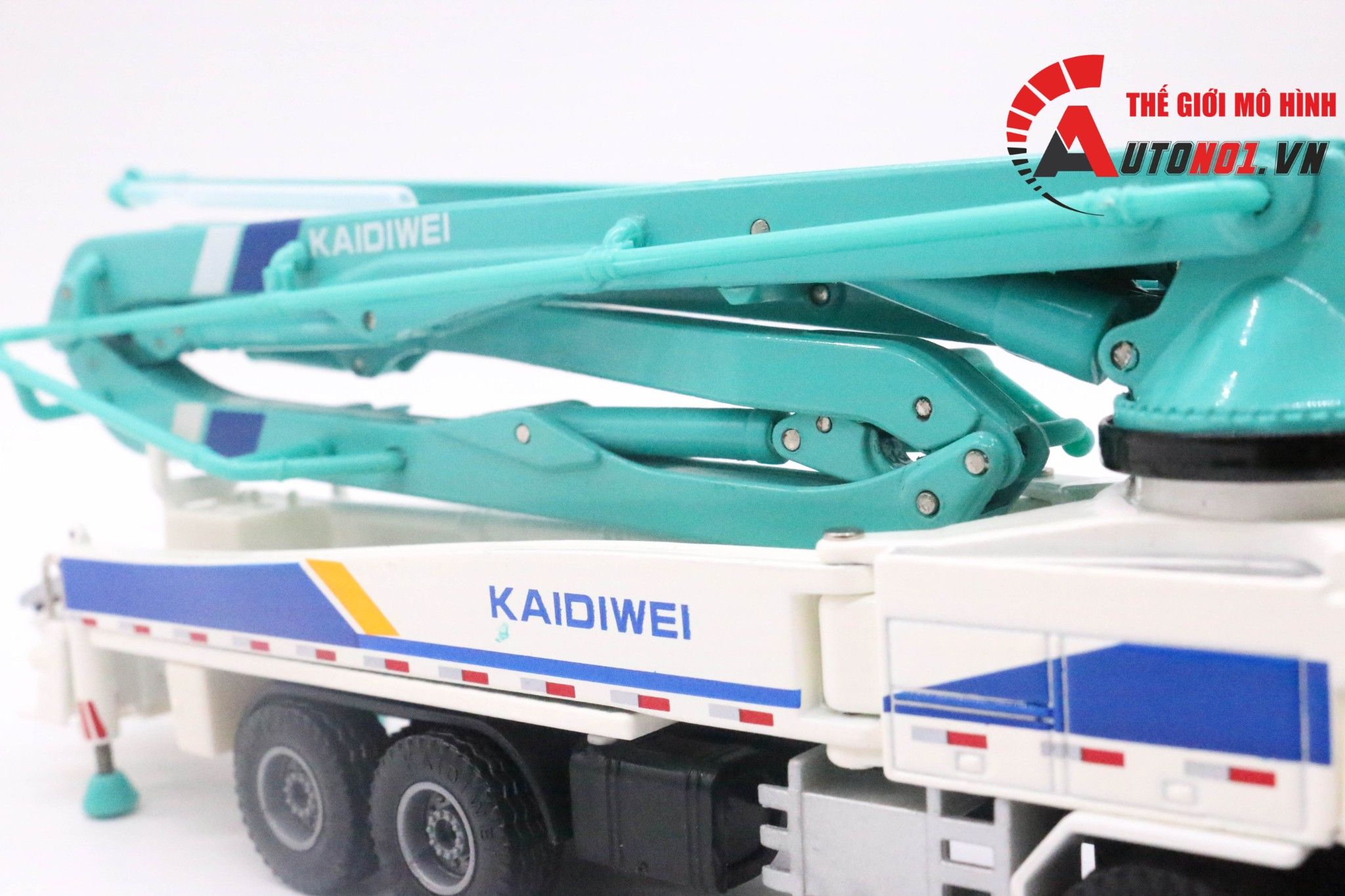 Mô hình xe công trình- bơm bê tông bằng kim loại tỉ lệ 1:55 625025 Kaidiwei 6472