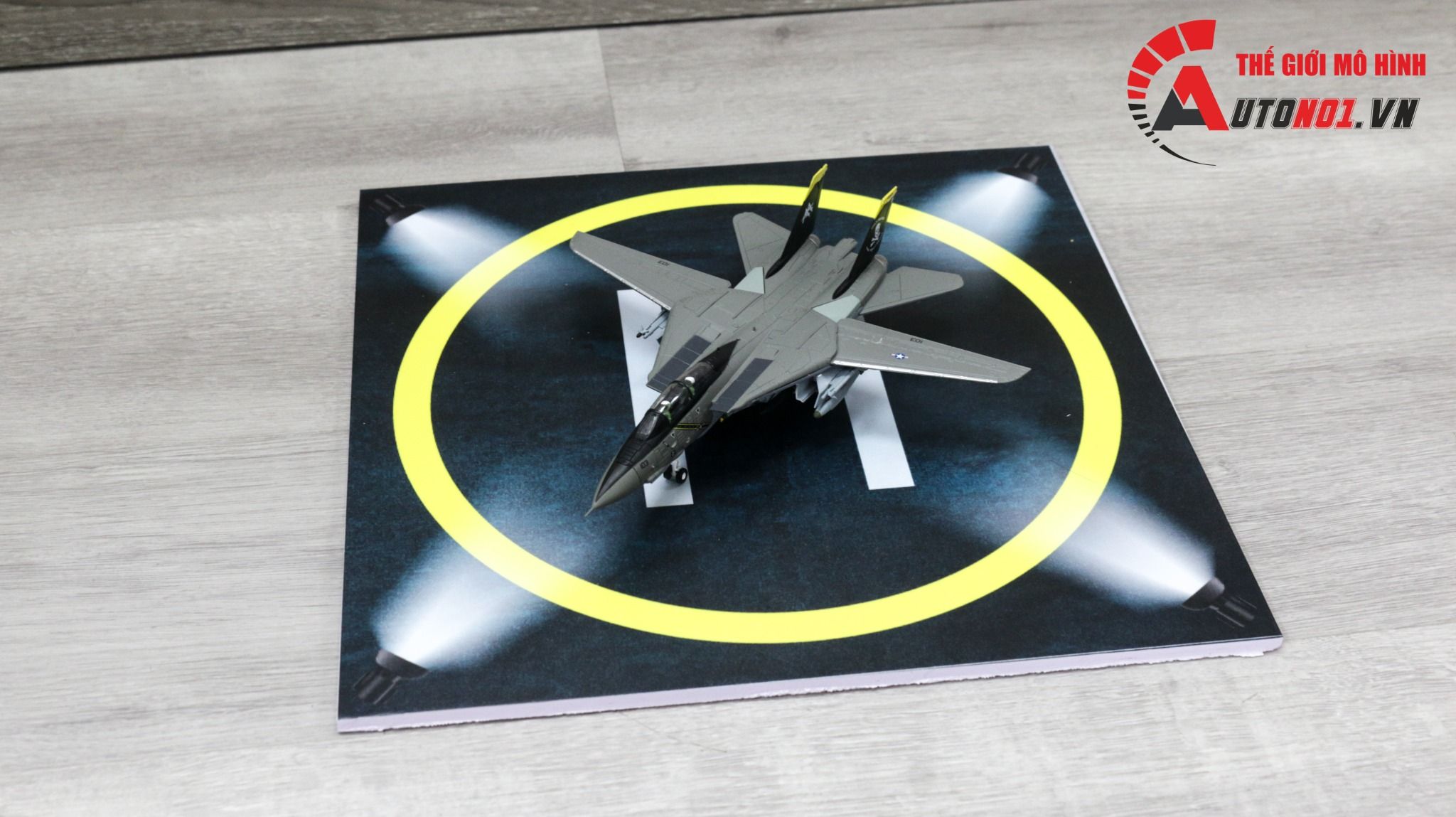 Diorama airport mô hình bãi đỗ máy bay trực thăng 30x30cm DR027