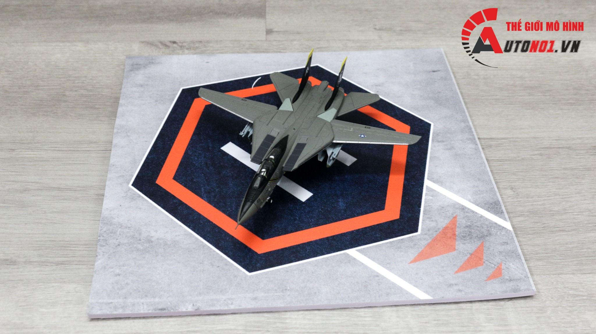 Diorama airport mô hình bãi đỗ máy bay trực thăng 30x30cm DR027