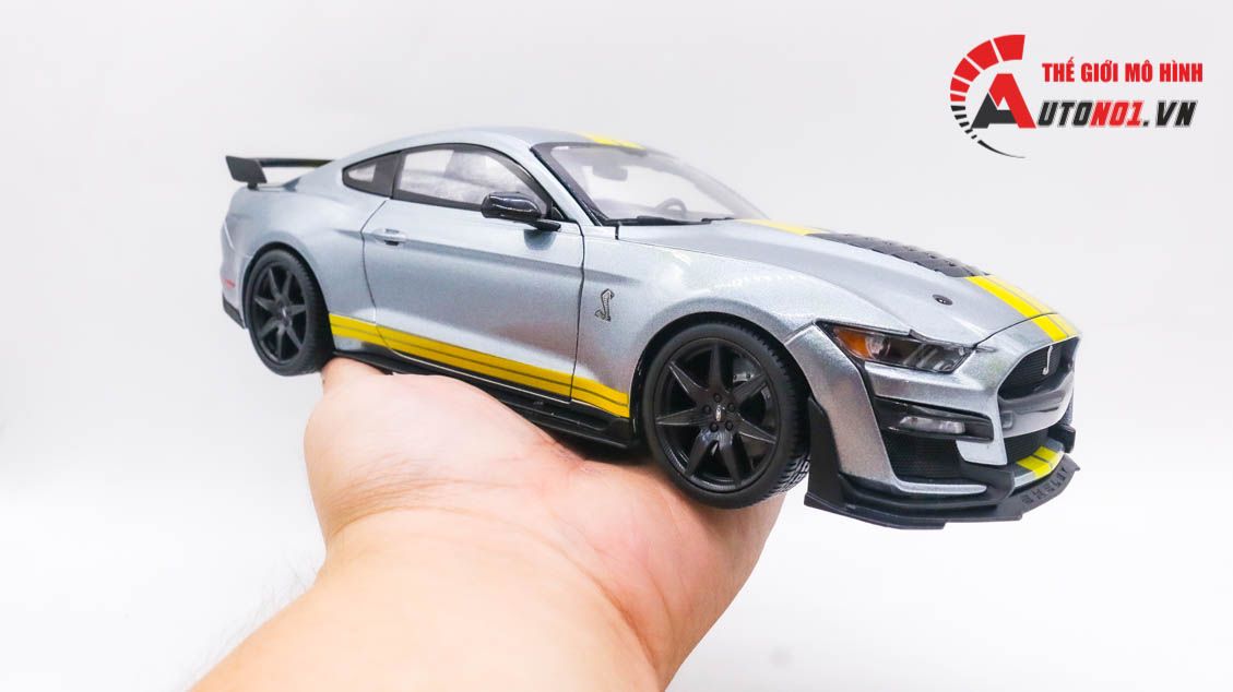  Mô hình xe Ford Mustang Shelby Cobra Gt500 1:18 Maisto 7030 