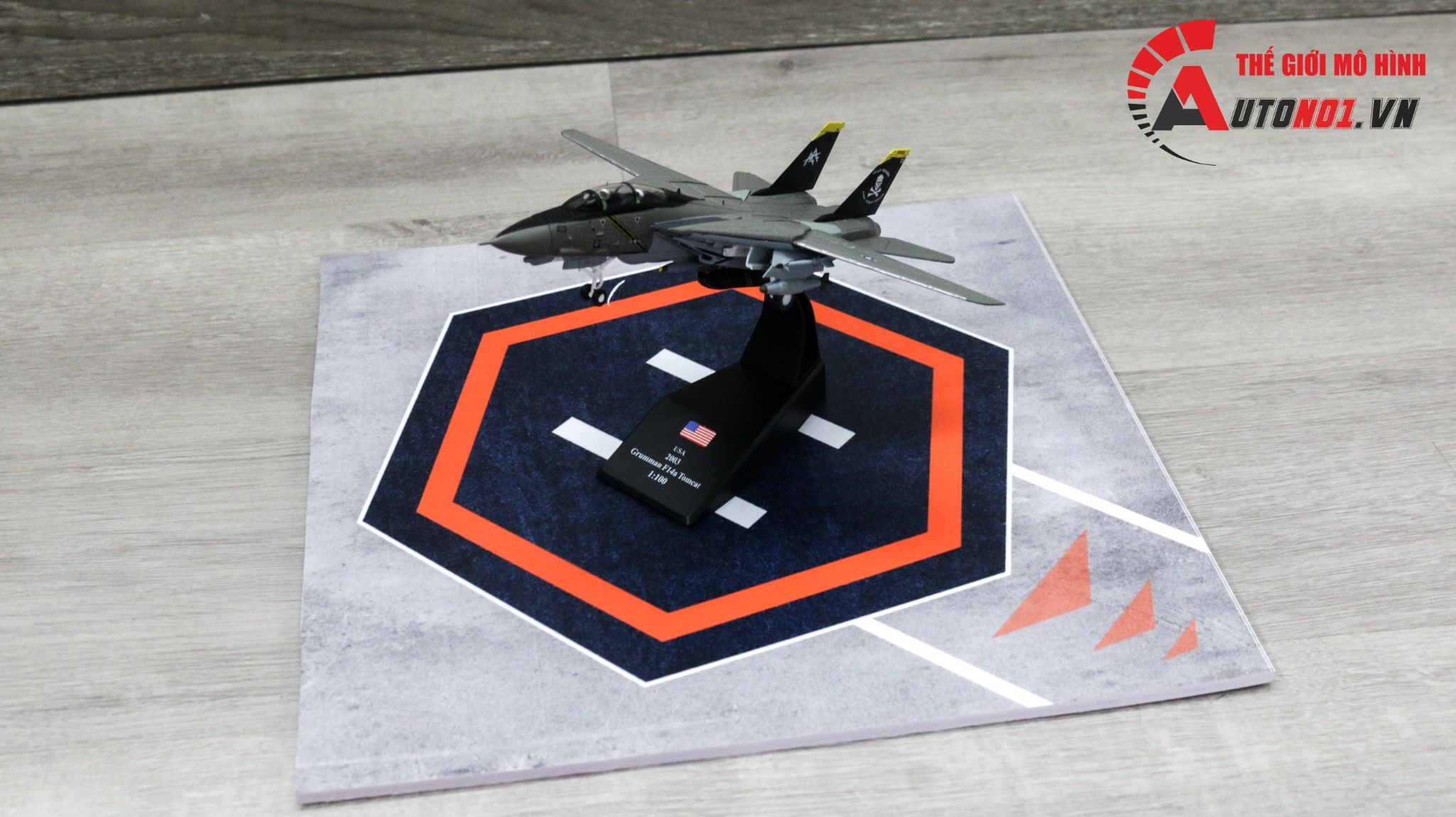 Diorama airport mô hình bãi đỗ máy bay trực thăng 30x30cm DR027
