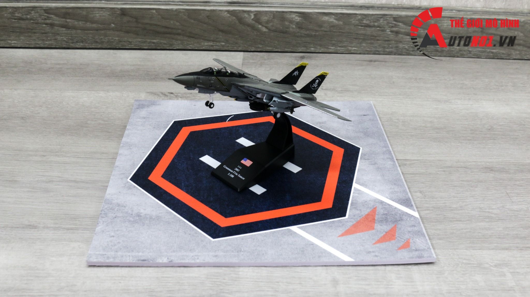 Diorama airport mô hình bãi đỗ máy bay trực thăng 30x30cm DR027