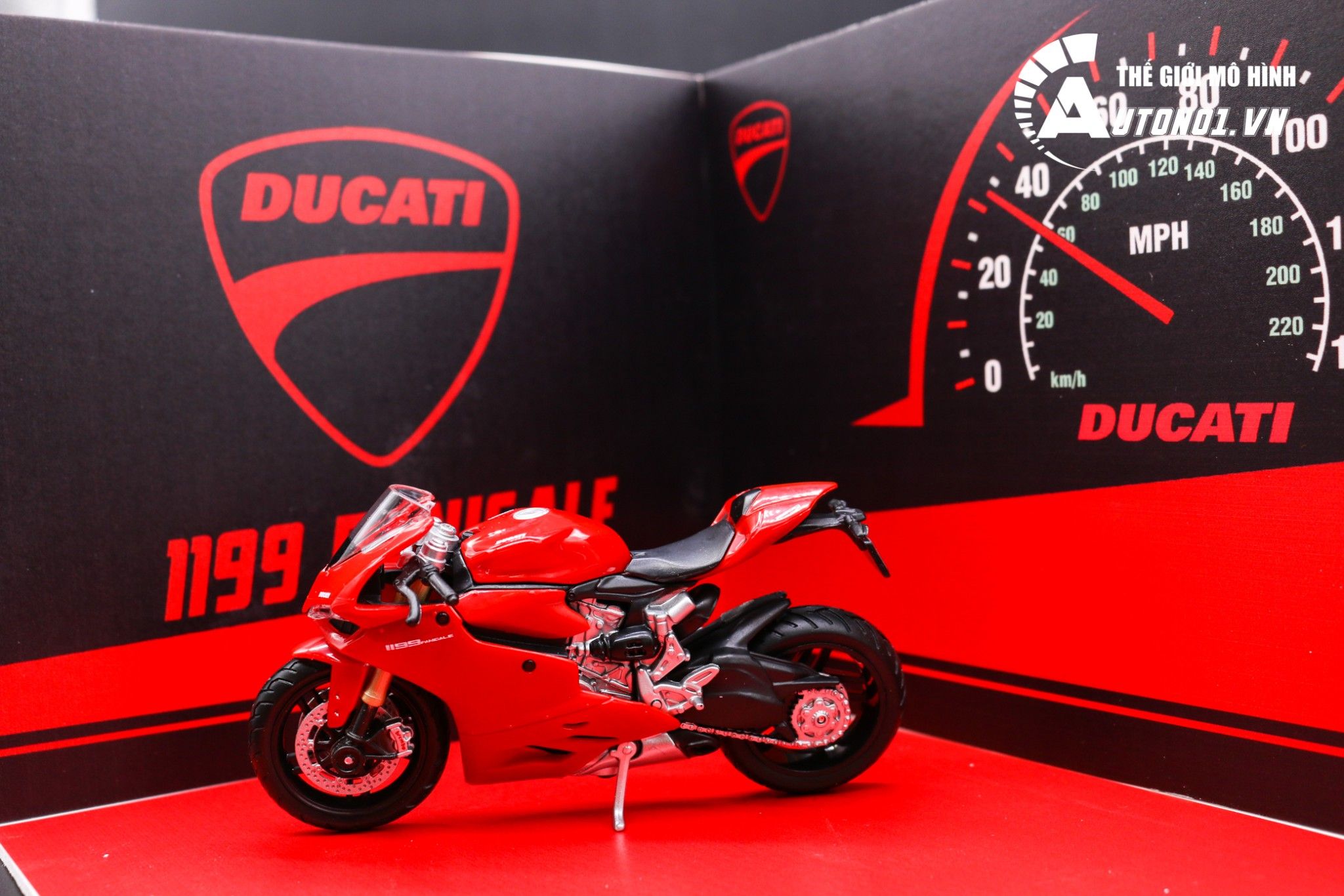 DIORAMA 1:18 MÔ TÔ SHOWROOM DUCATI 20X18X15CM DR008C