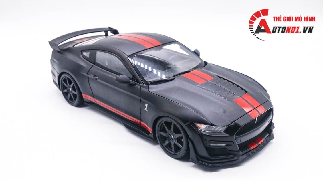  Mô hình xe Ford Mustang Shelby Cobra Gt500 1:18 Maisto 7030 