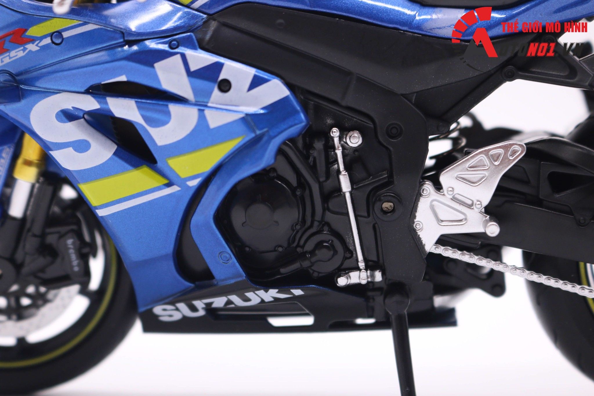 Mô hình xe Suzuki Gsx-R1000 tỉ lệ 1:12 CCA 31489 7207