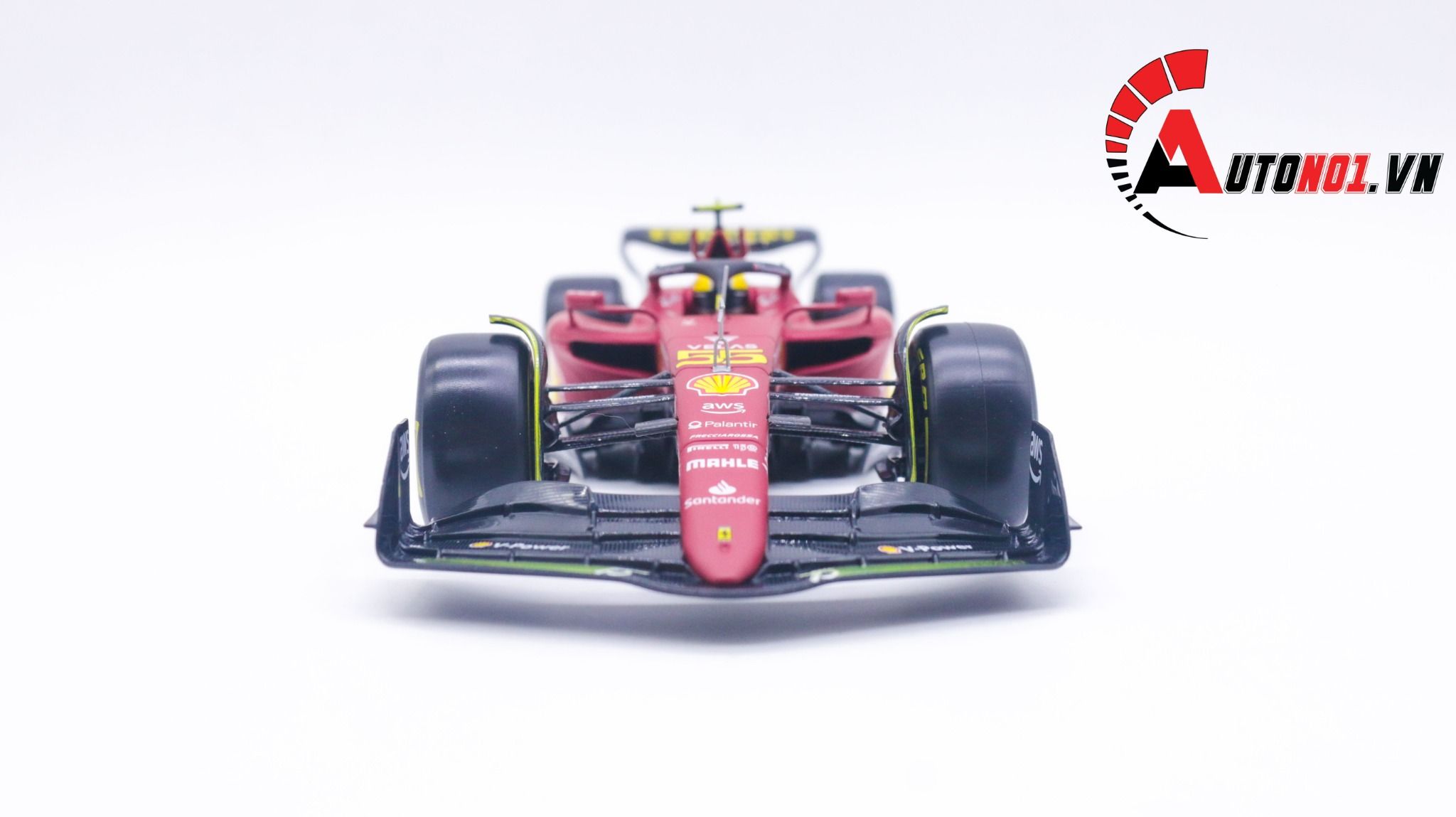 Mô hình xe đua F1-75th Anniversary Version Ferrari 2022 hộp mica có figure tỉ lệ 1:24 Bburago OT178