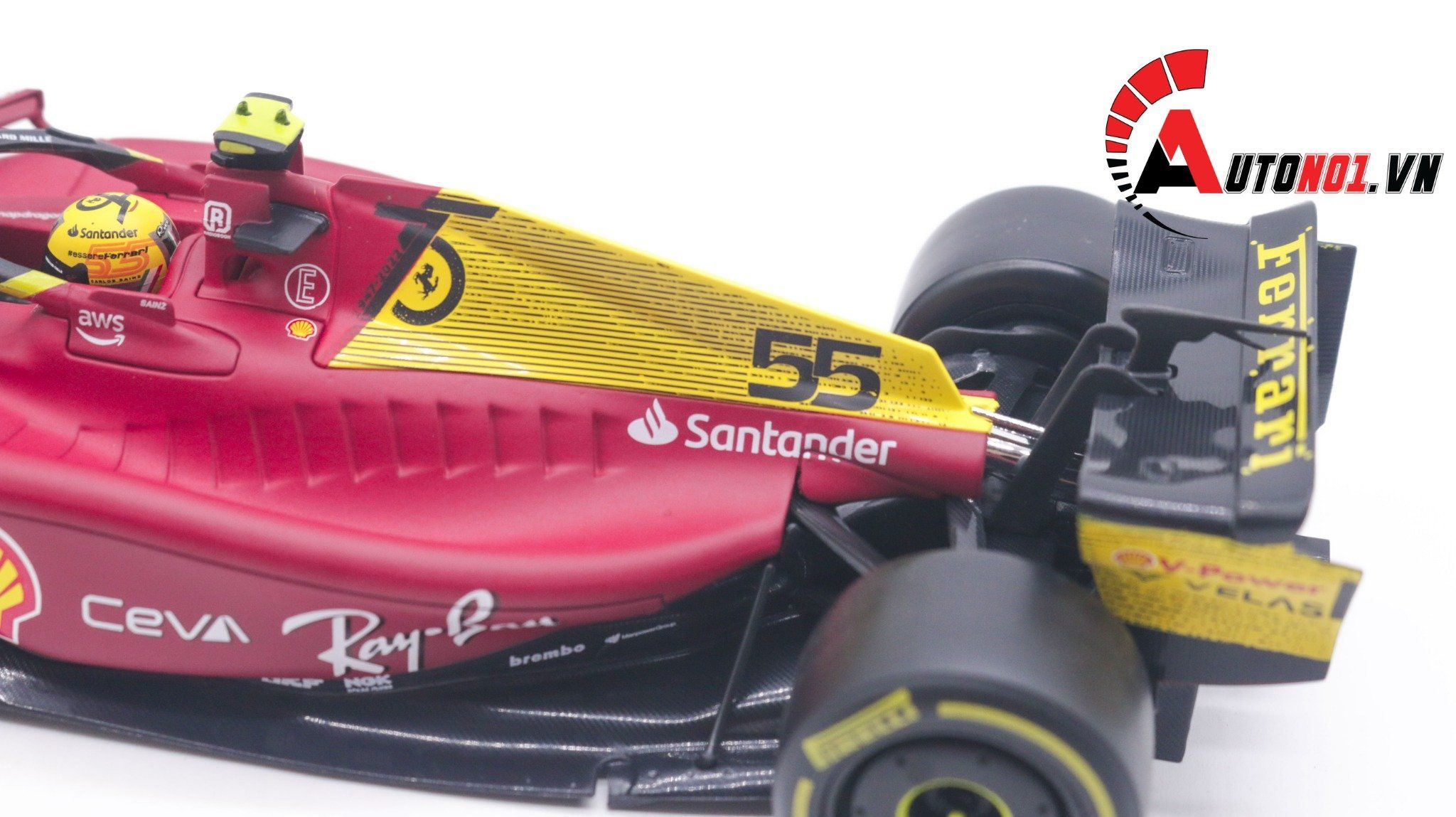 Mô hình xe đua F1-75th Anniversary Version Ferrari 2022 hộp mica có figure tỉ lệ 1:24 Bburago OT178