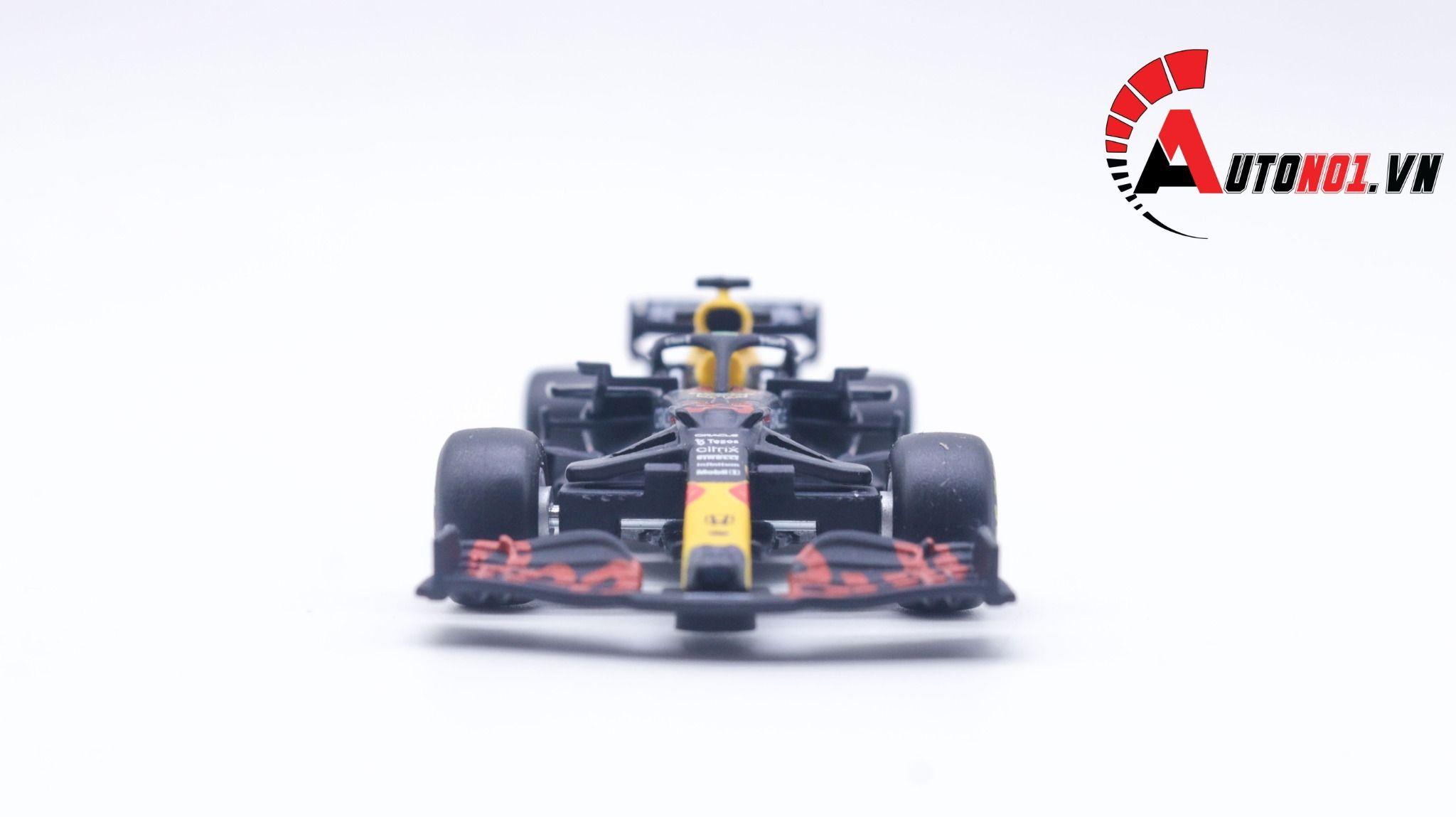 Mô hình xe đua F1 Red Bull Racing Honda RB16 #33 Max Verstappe 2021 tỉ lệ 1:43 Bburago OT208