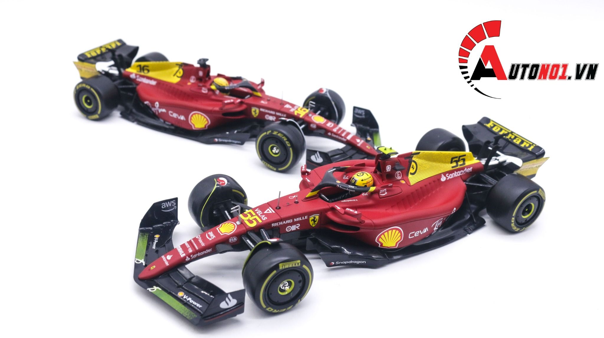 Mô hình xe đua F1-75th Anniversary Version Ferrari 2022 hộp mica có figure tỉ lệ 1:24 Bburago OT178