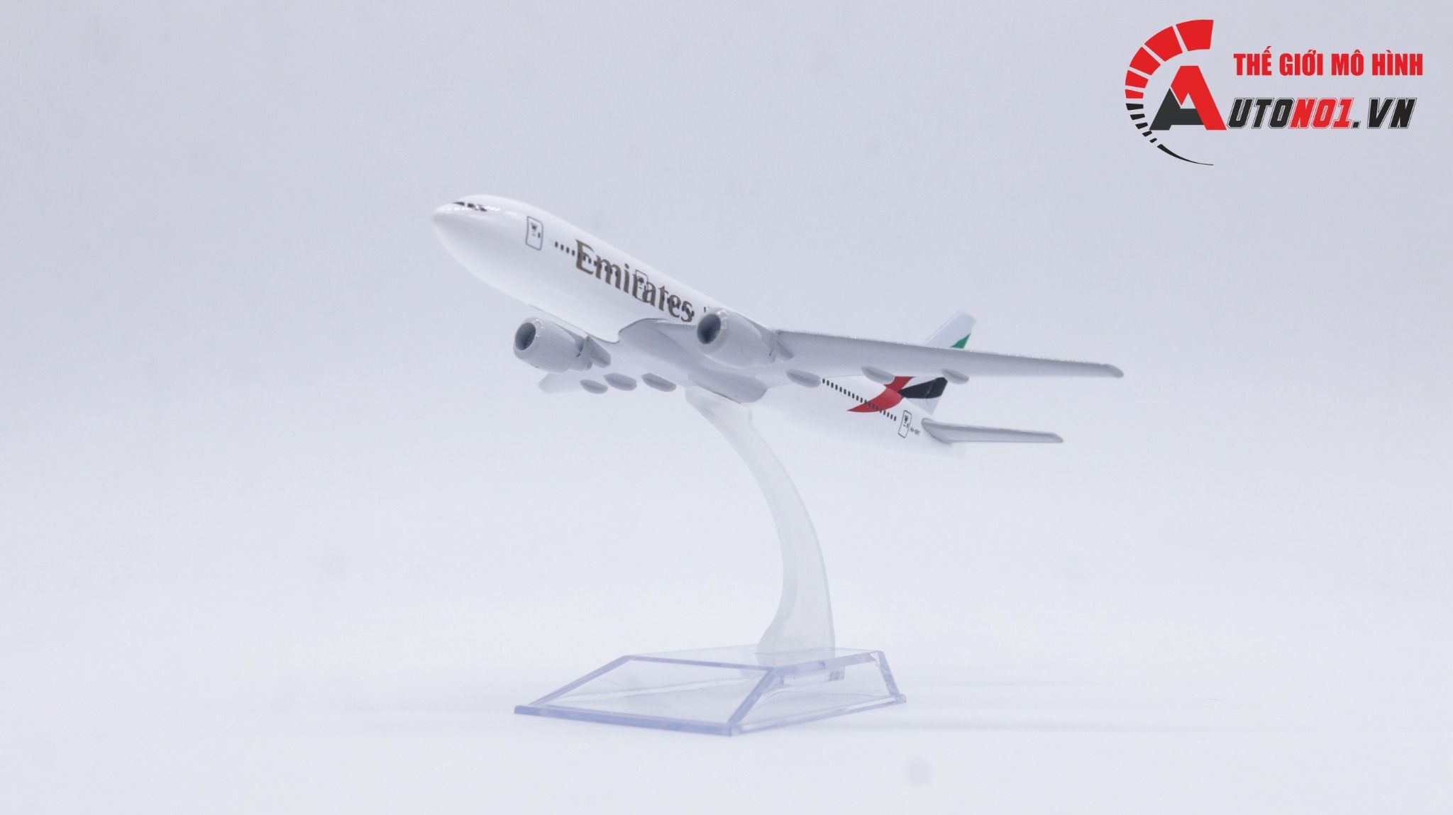 Mô hình máy bay Emirates A6-EEI Airbus A380 16cm MB16090