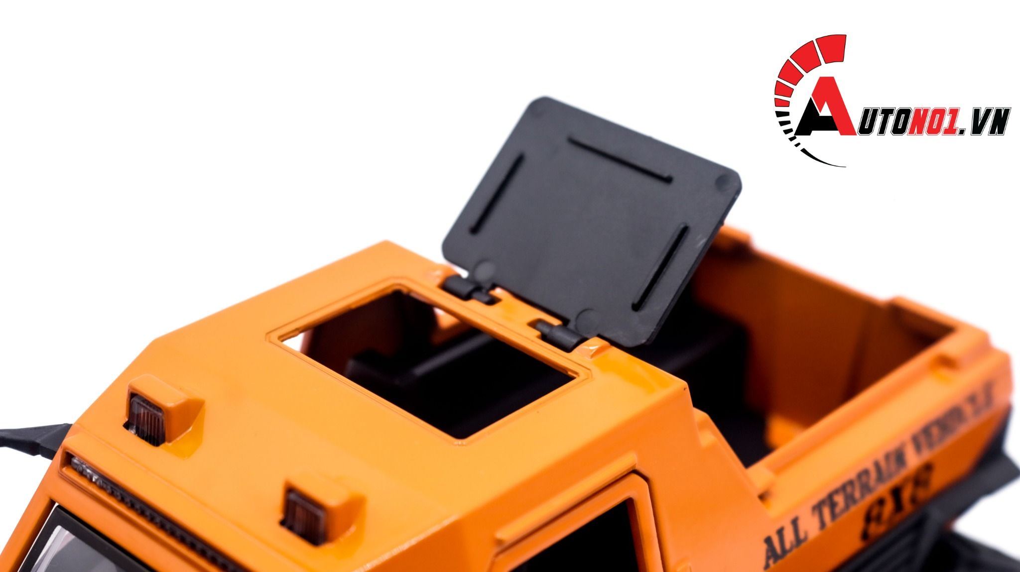 Mô hình xe địa hình lội nước Shaman 8x8 1:32 Miniauto OT211
