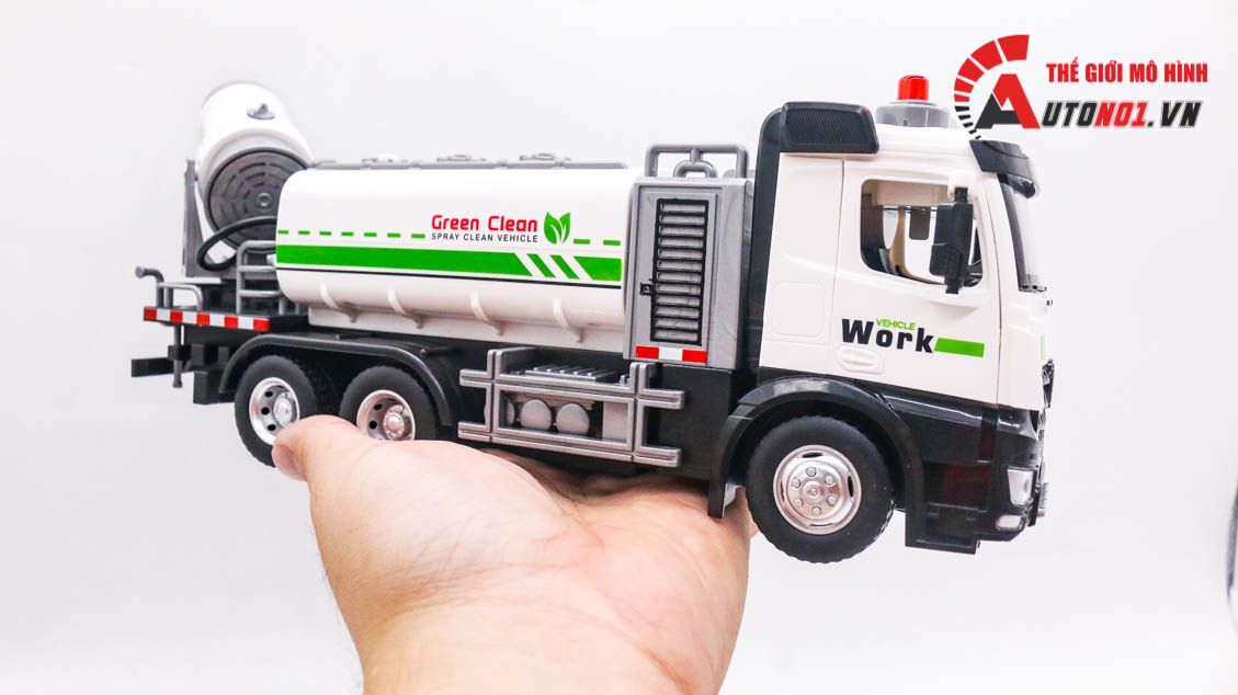 Mô hình xe tưới cây xanh có phun khói tỉ lệ 1:24 Metal DieCast OT497