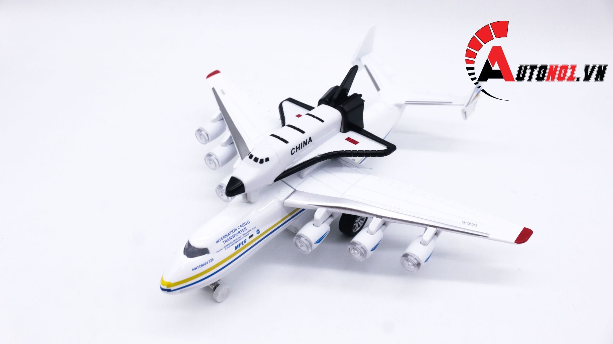 Mô hình máy bay vận chuyển Antonov 225 22cm MB22000