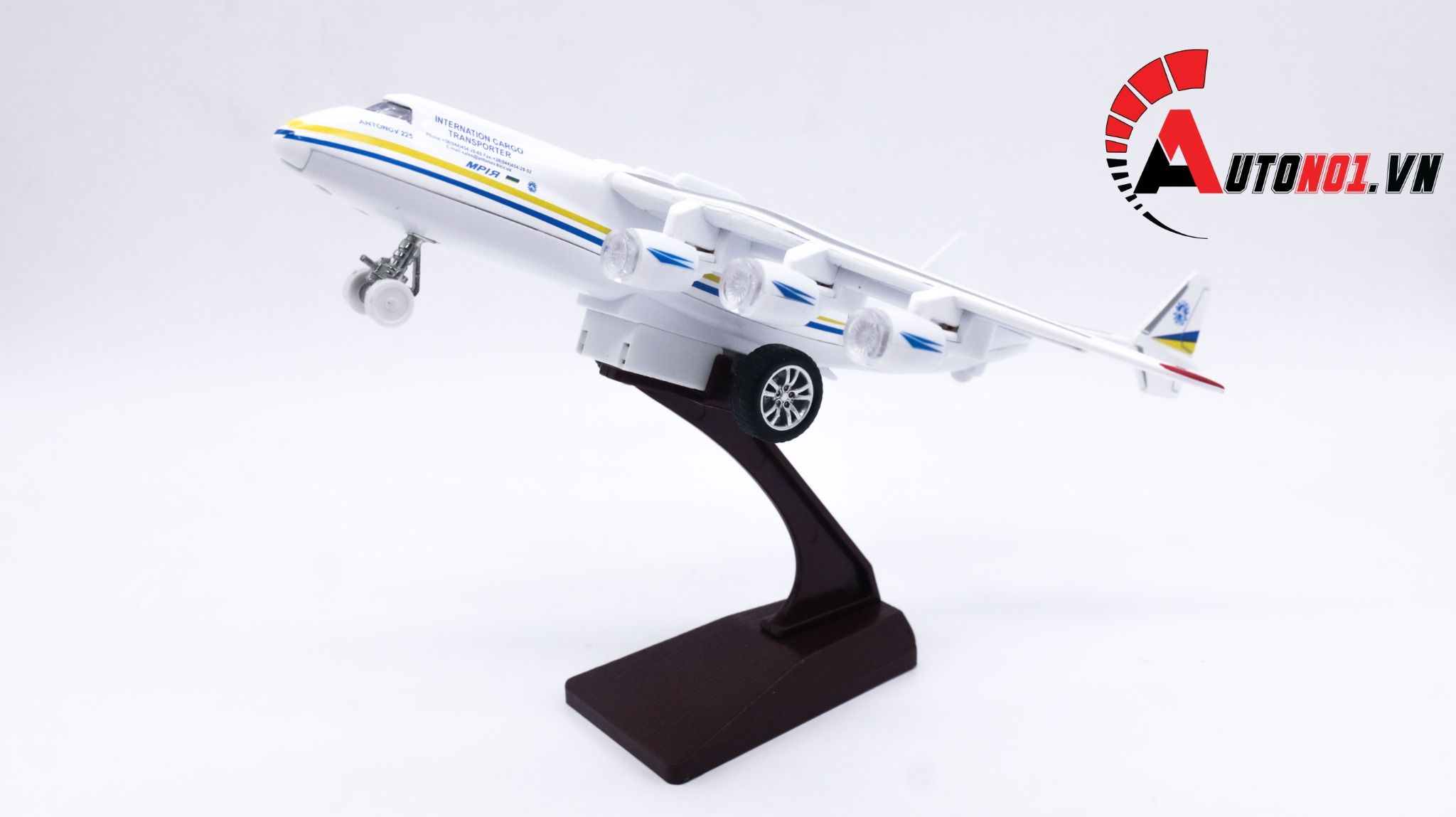Mô hình máy bay vận chuyển Antonov 225 22cm MB22000