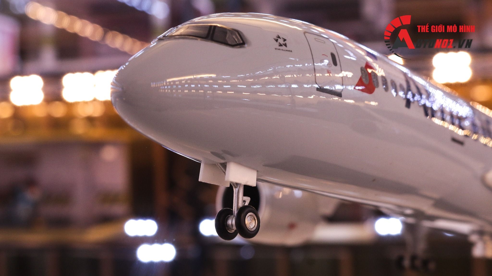 Mô hình máy bay American Boeing B787 47cm 1:130 có đèn led tự động theo tiếng vỗ tay hoặc chạm MB47008