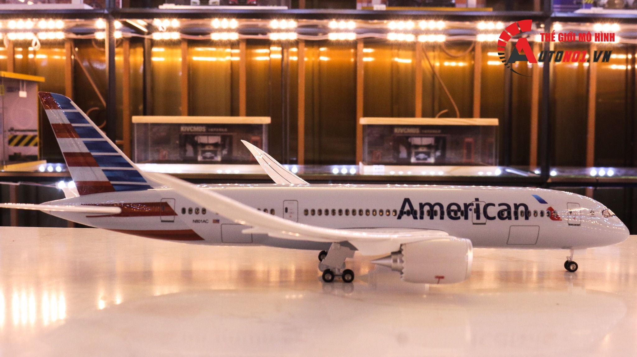 Mô hình máy bay American Boeing B787 47cm 1:130 có đèn led tự động theo tiếng vỗ tay hoặc chạm MB47008