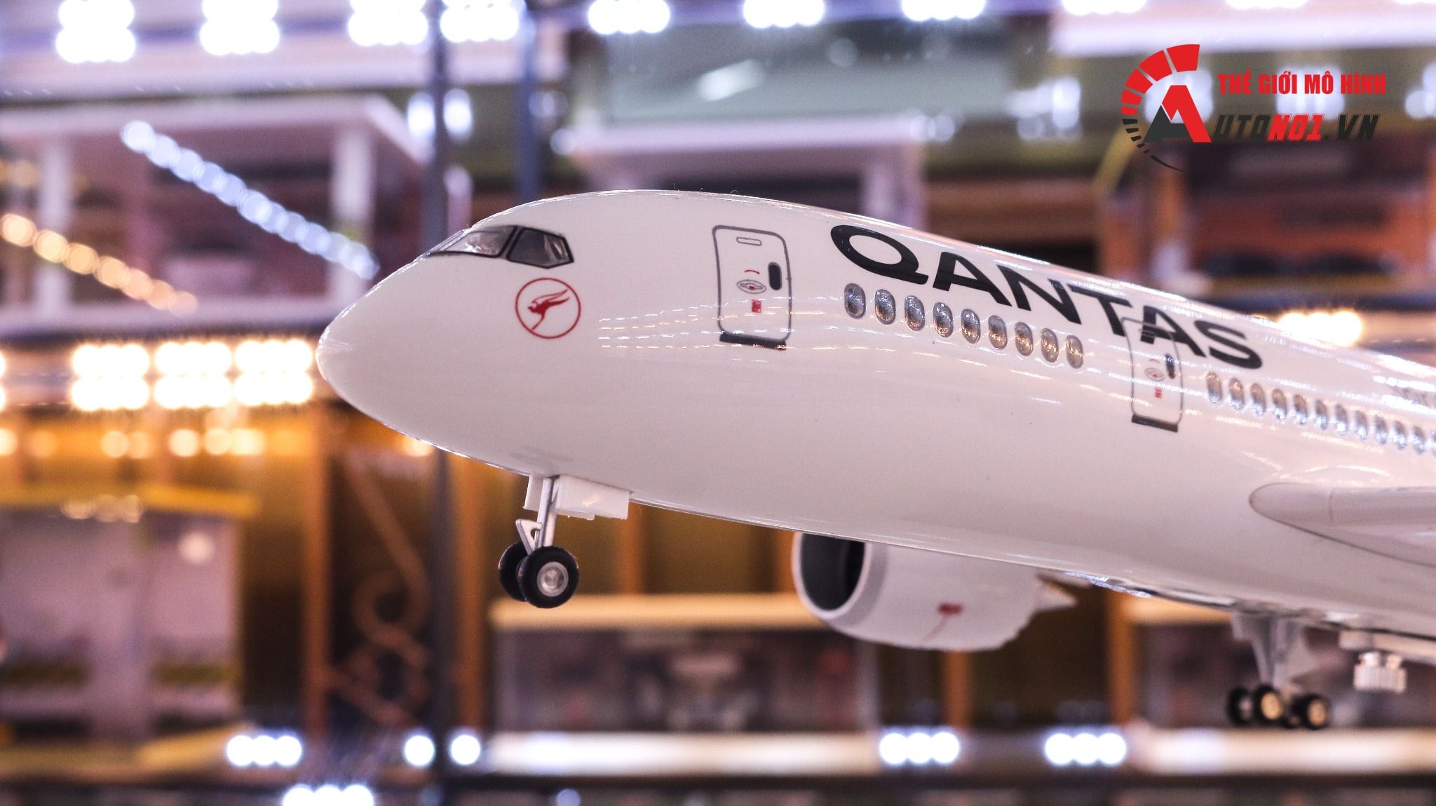 Mô hình máy bay Australia Qantas Boeing B787 47cm 1:130 có đèn led tự động theo tiếng vỗ tay hoặc chạm MB47007