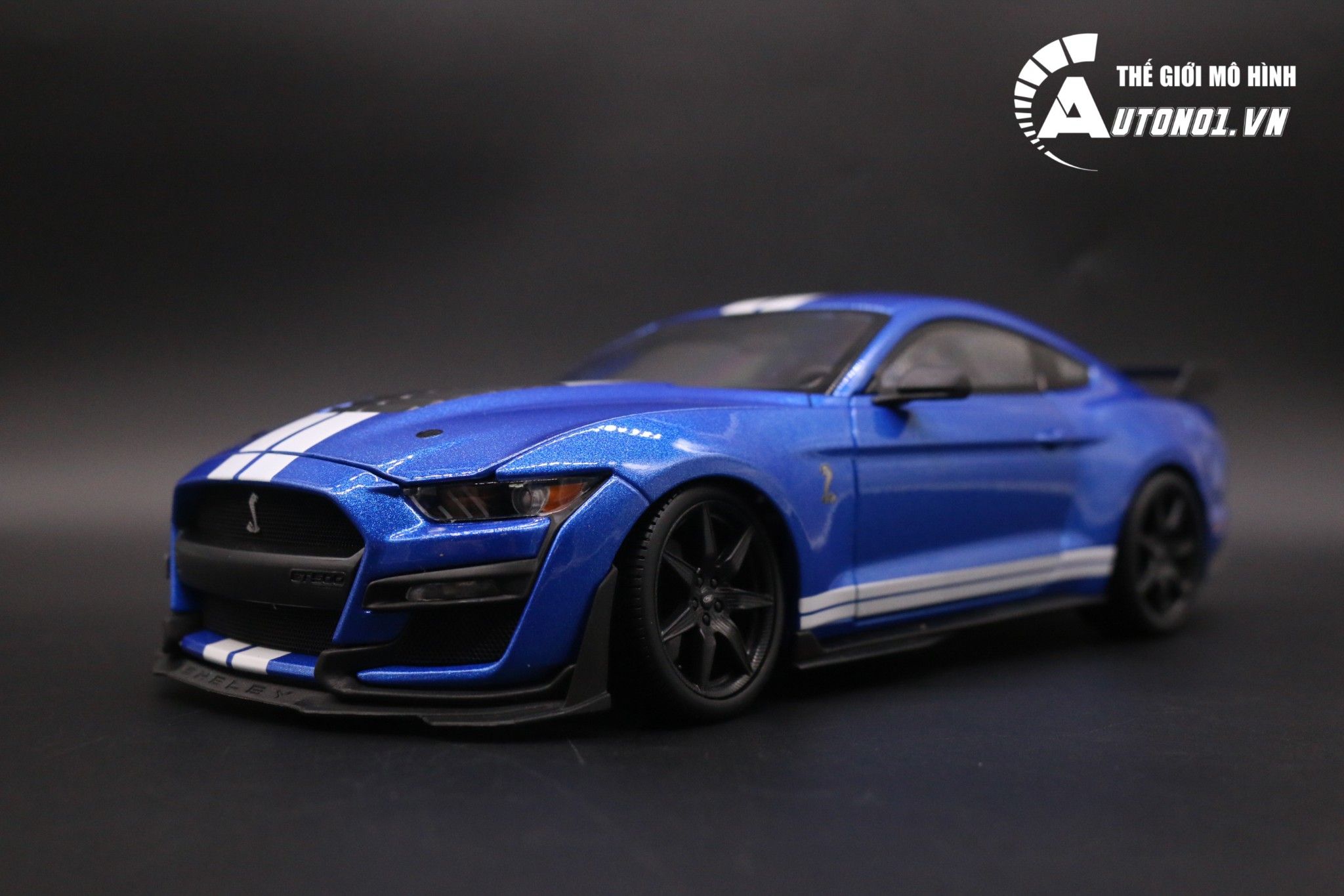  Mô hình xe Ford Mustang Shelby Cobra Gt500 1:18 Maisto 7030 