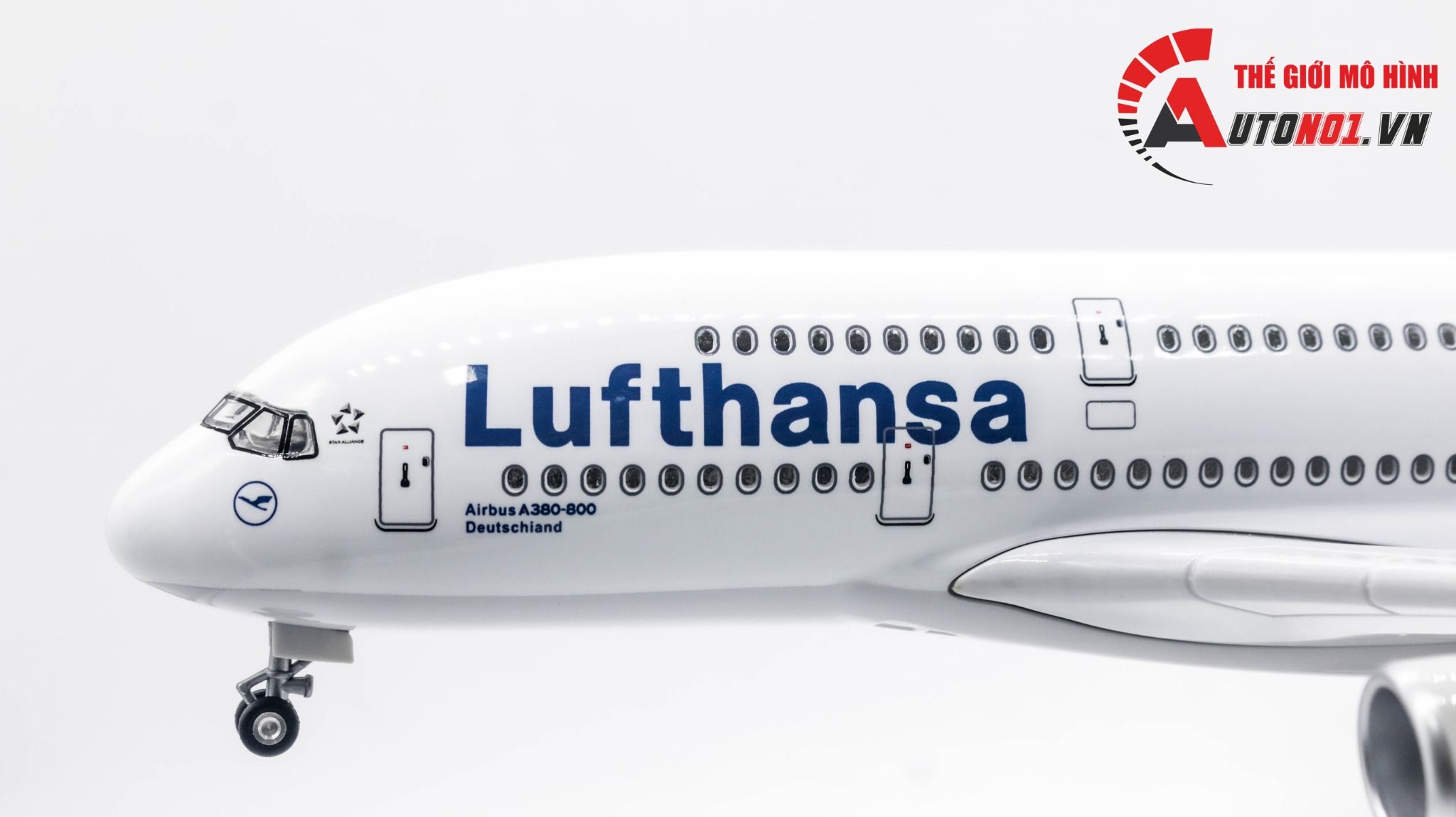 Mô hình máy bay Germany Lufthansa Airbus A380 có đèn led tự động theo tiếng vỗ tay hoặc chạm MB47036