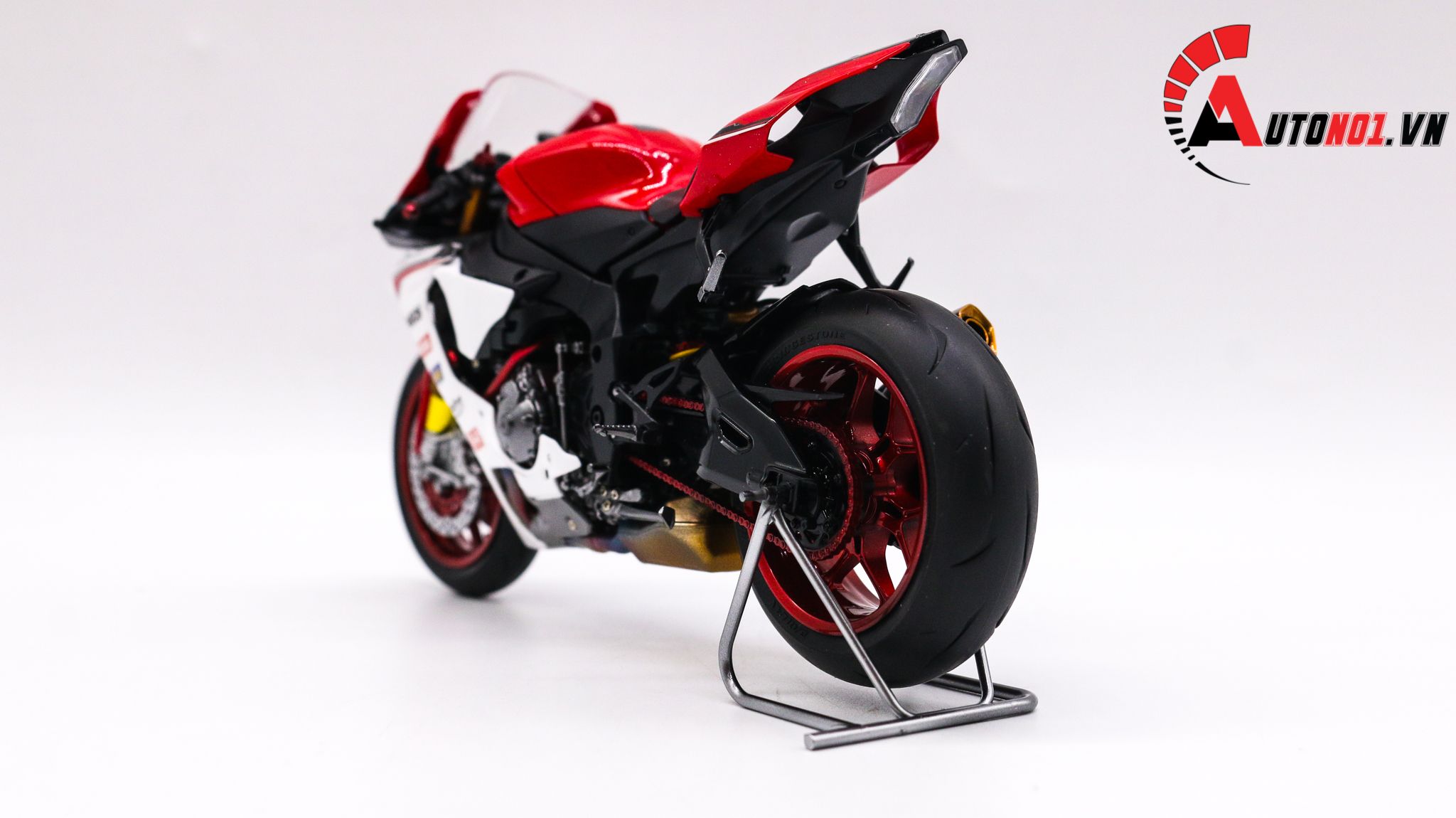 Mô hình xe Yamaha Yzf R1 Red White 1:12 Tamiya D080