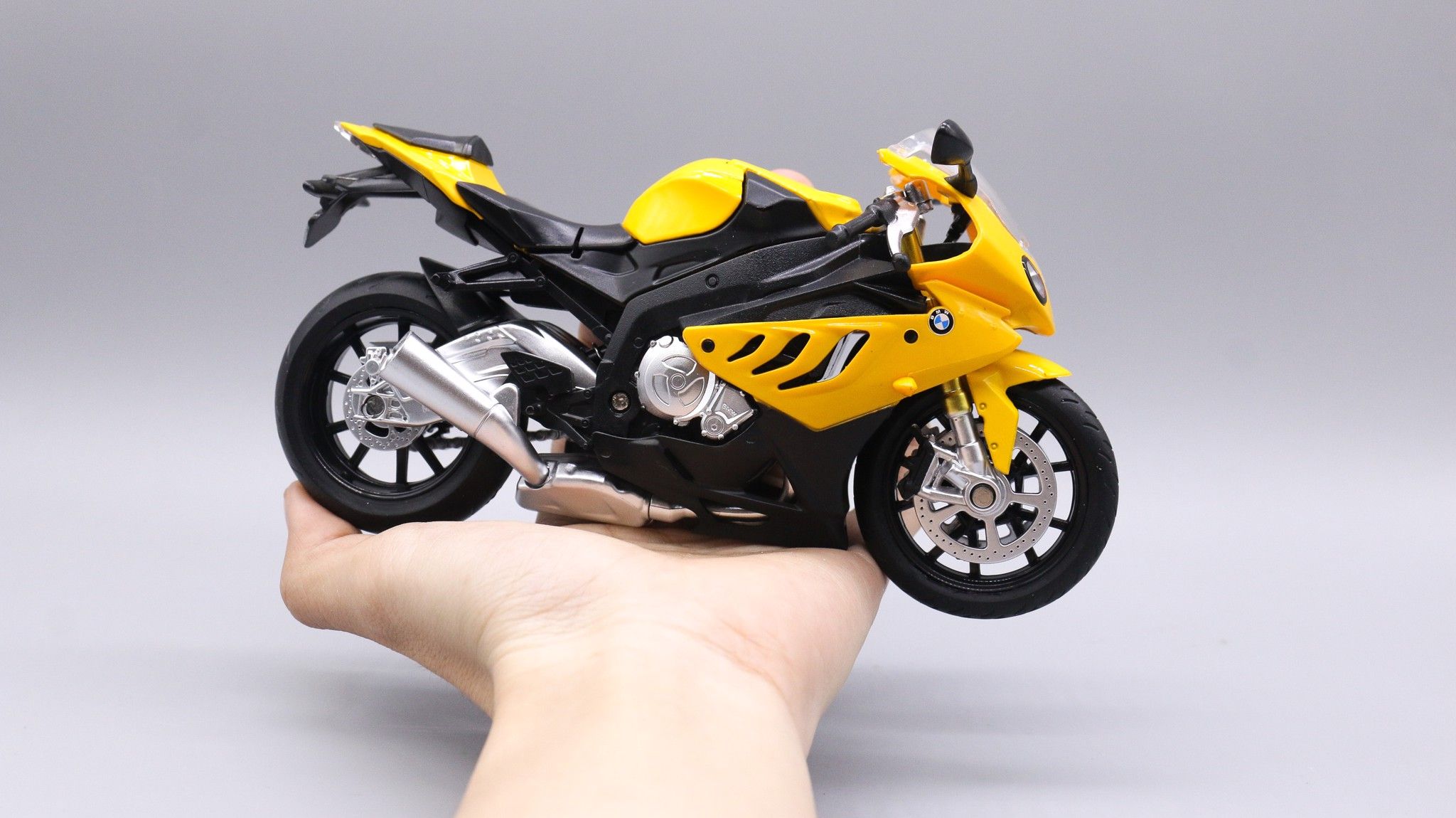 Mô hình xe Bmw s1000rr 2019 1:12 MSZ 7222