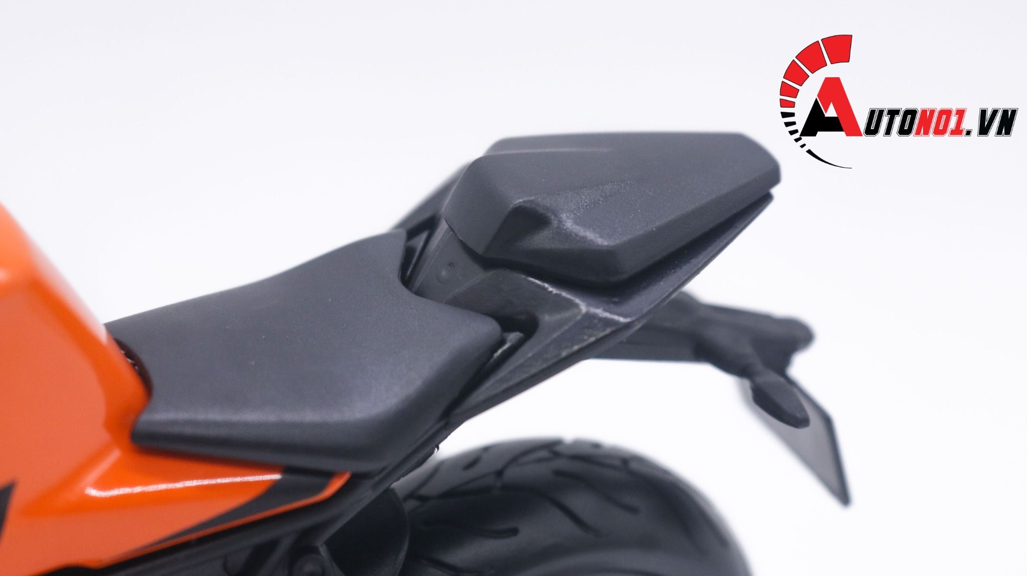 Mô hình xe KTM RC 390 không đế 1:12 Maisto MT039