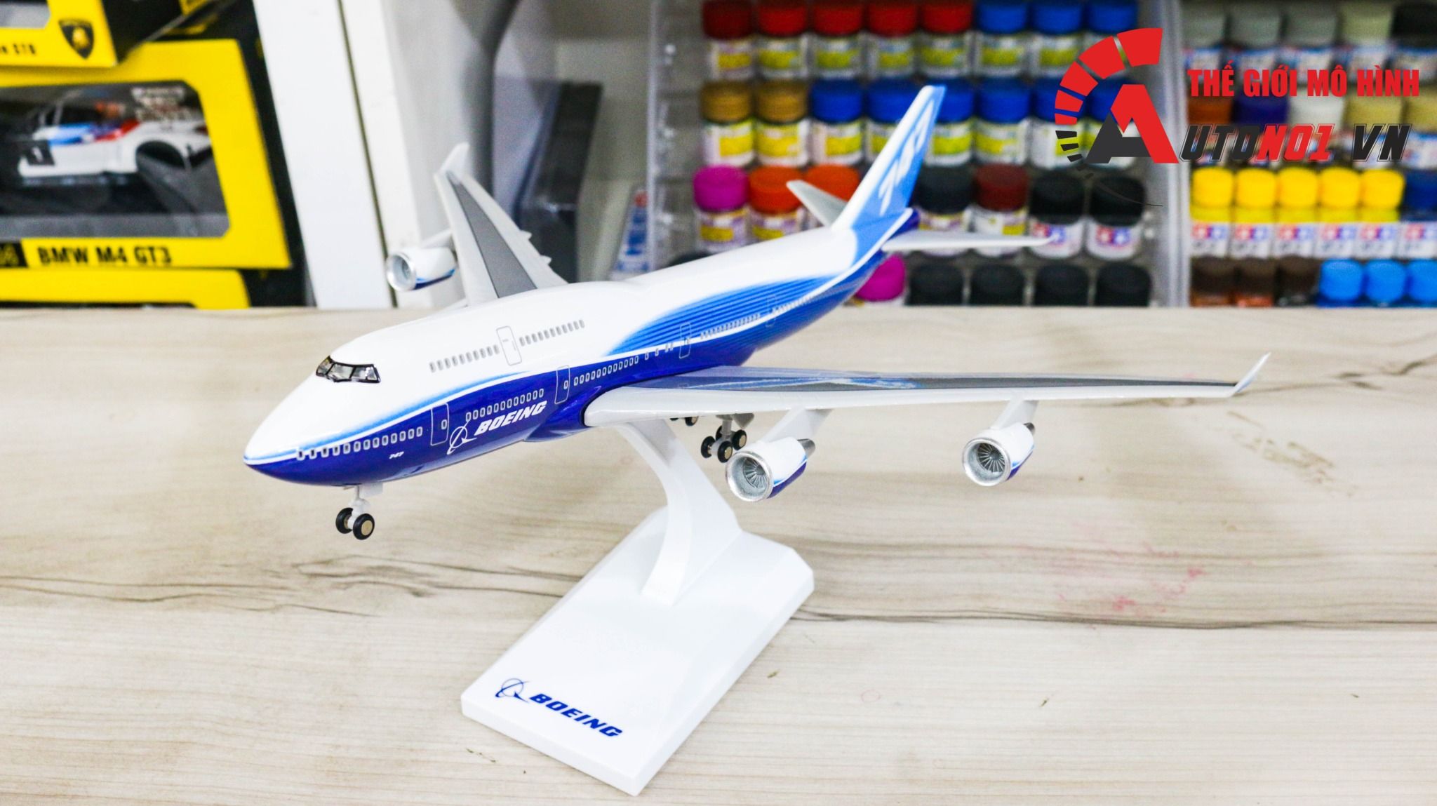 Mô hình máy bay Usa Intercontinental Livery Boeing B747-8 có đèn và âm thanh cảm ứng kích thước 30cm MB30001