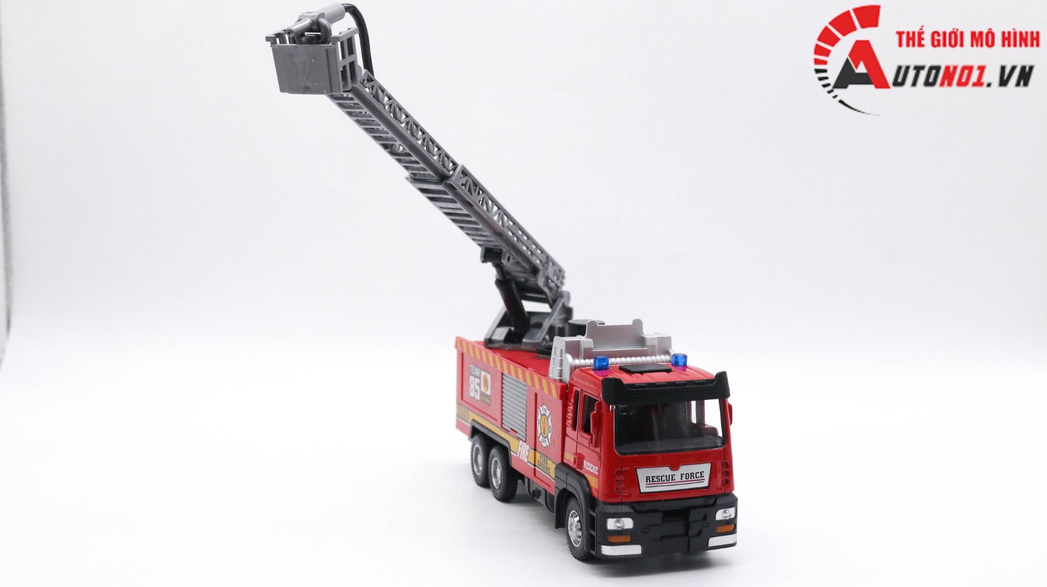  Mô hình xe Cứu Hỏa Phun Nước 1:32 Ty Models 7772 