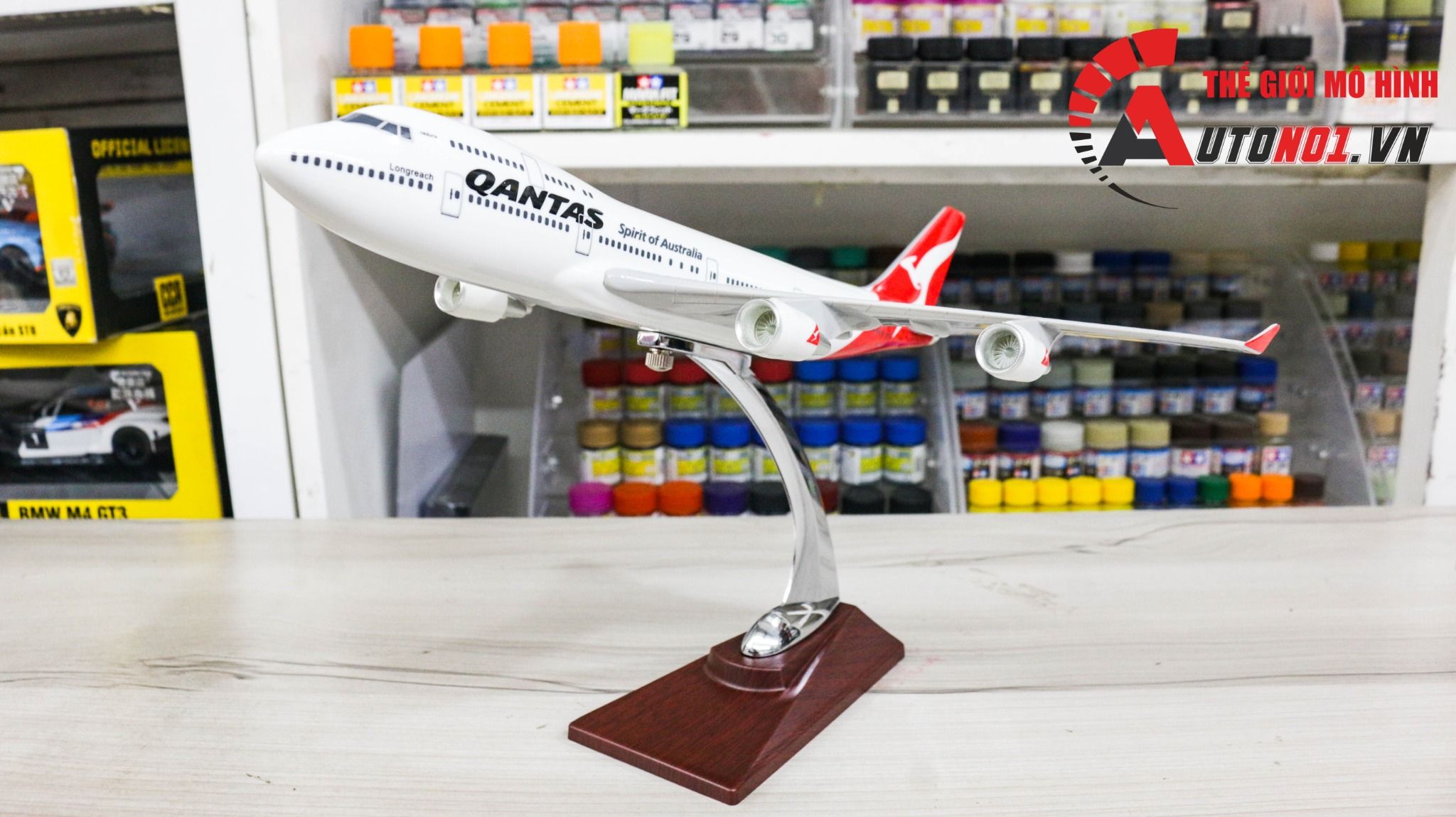 Mô hình máy bay Australia Qantas Boeing B747 không bánh kích thước 32cm MB32001
