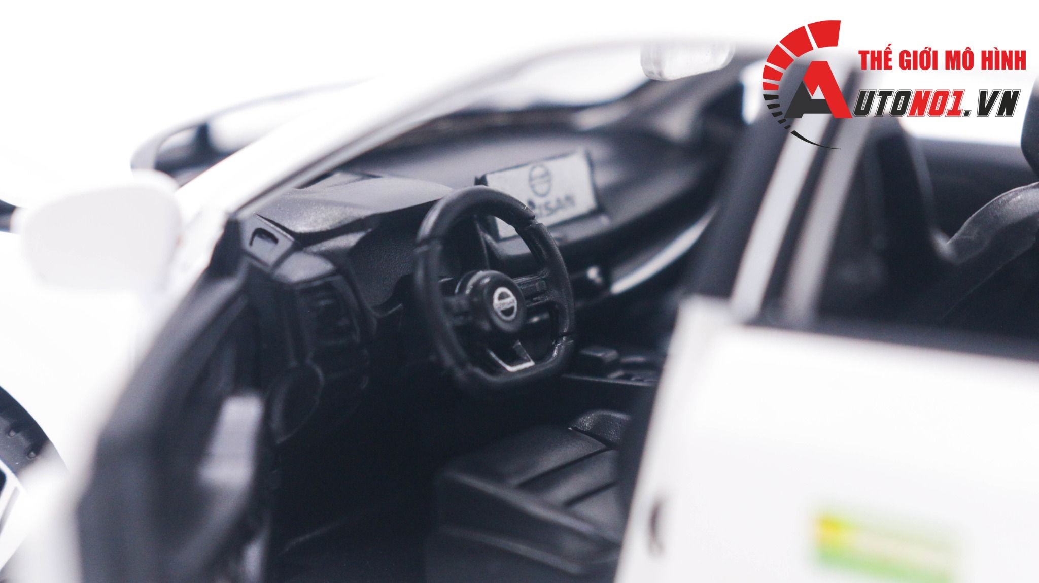 Mô hình xe độ dịch vụ Nissan X-trail taxi Mai Linh có hộp mica tỉ lệ 1:32 Autono1 Alloy model OT229A