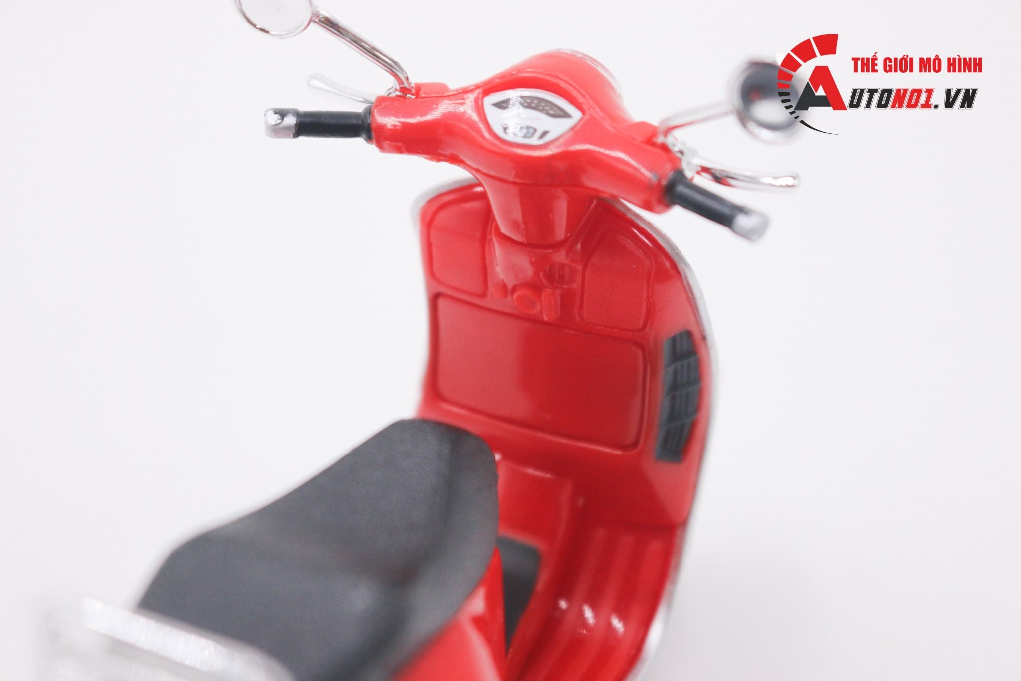  Mô hình xe Vespa gts 300 2017 red 1:18 Maisto 7070R 