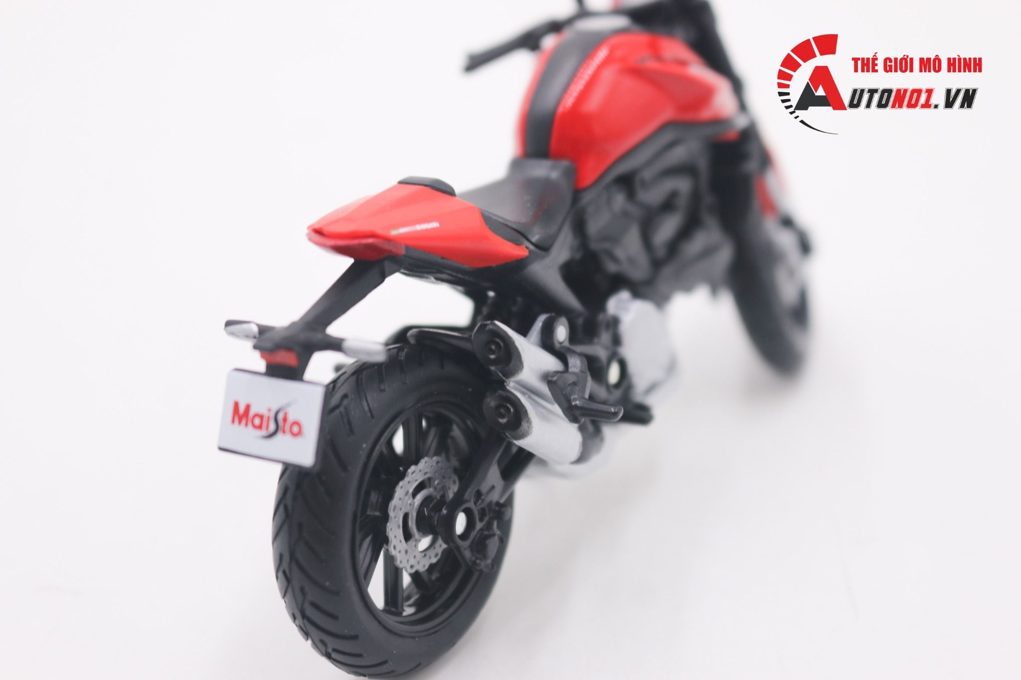 Mô hình xe Ducati Monster 2021 tỉ lê 1:18 Maisto 8149