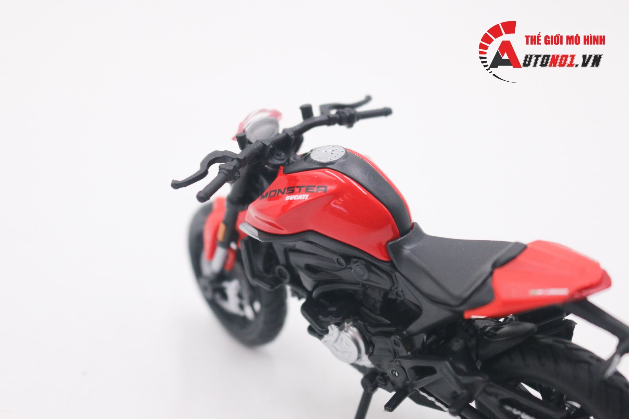 Mô hình xe Ducati Monster 2021 tỉ lê 1:18 Maisto 8149