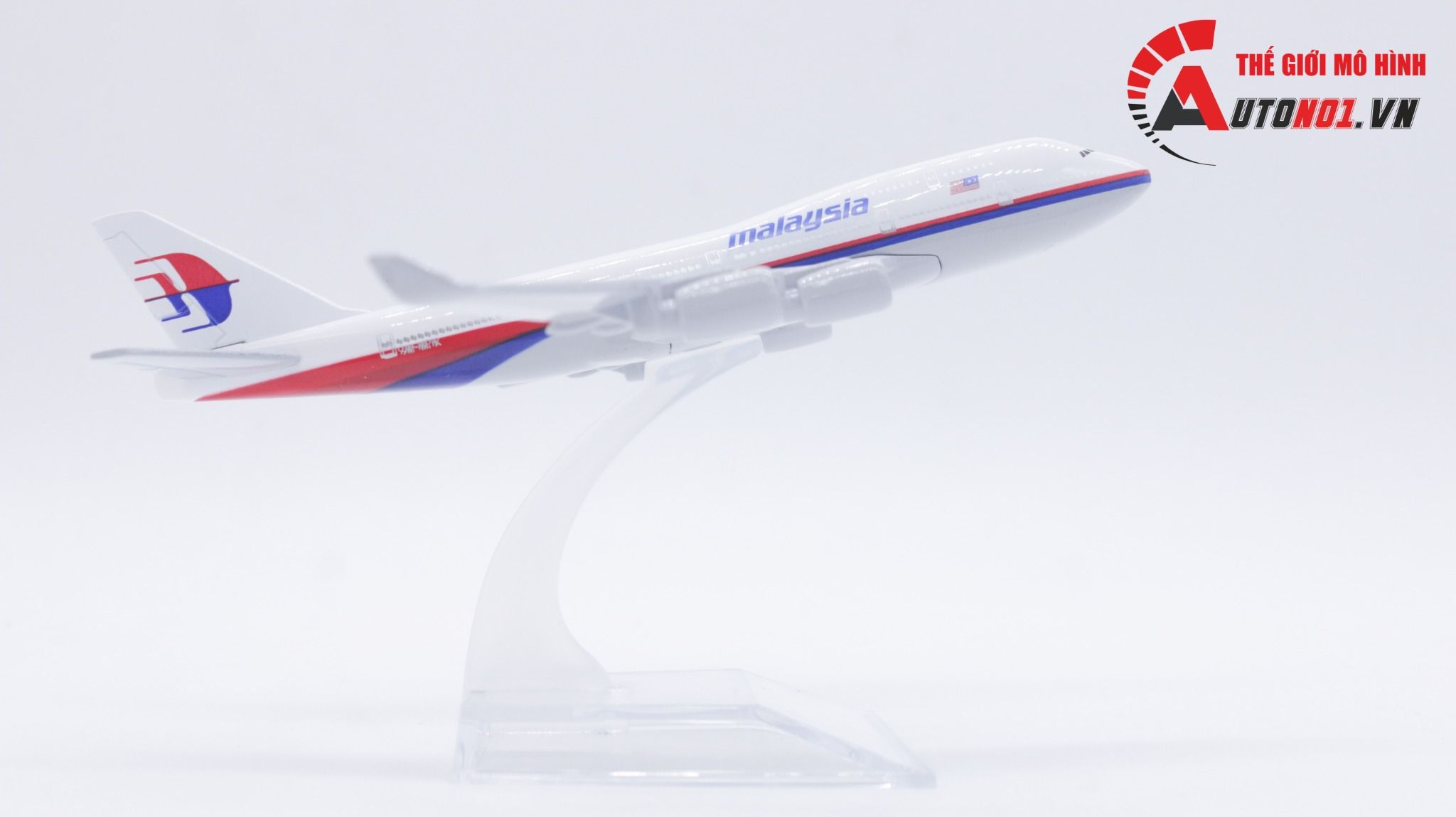 Mô hình máy bay Malaysia Airline Boeing B747 4H6 16cm MB16014