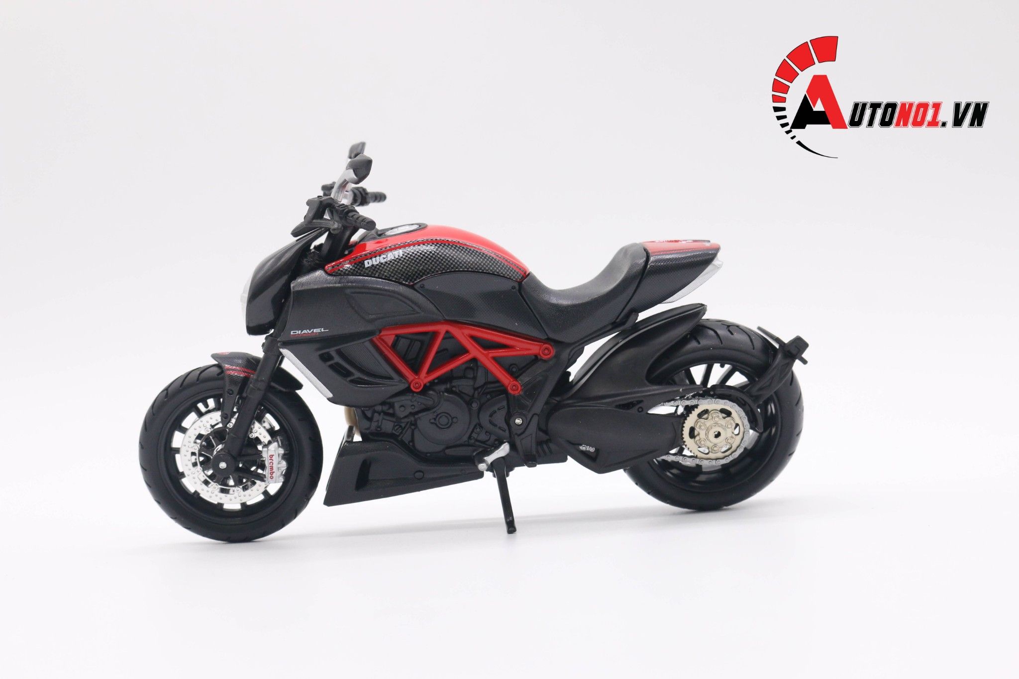  Mô hình xe Ducati Diavel Carbon 1:12 Maisto MT084 