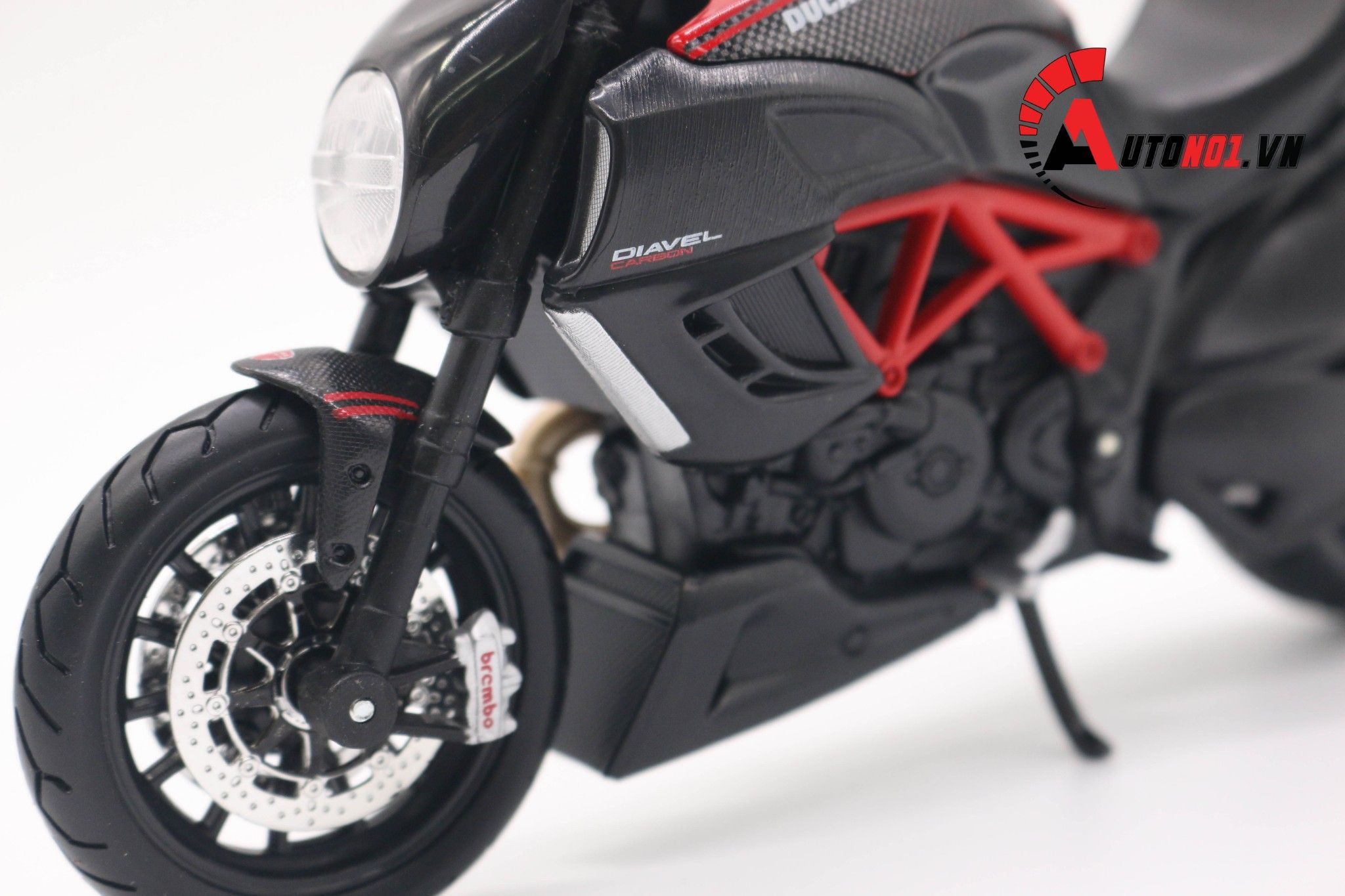  Mô hình xe Ducati Diavel Carbon 1:12 Maisto MT084 