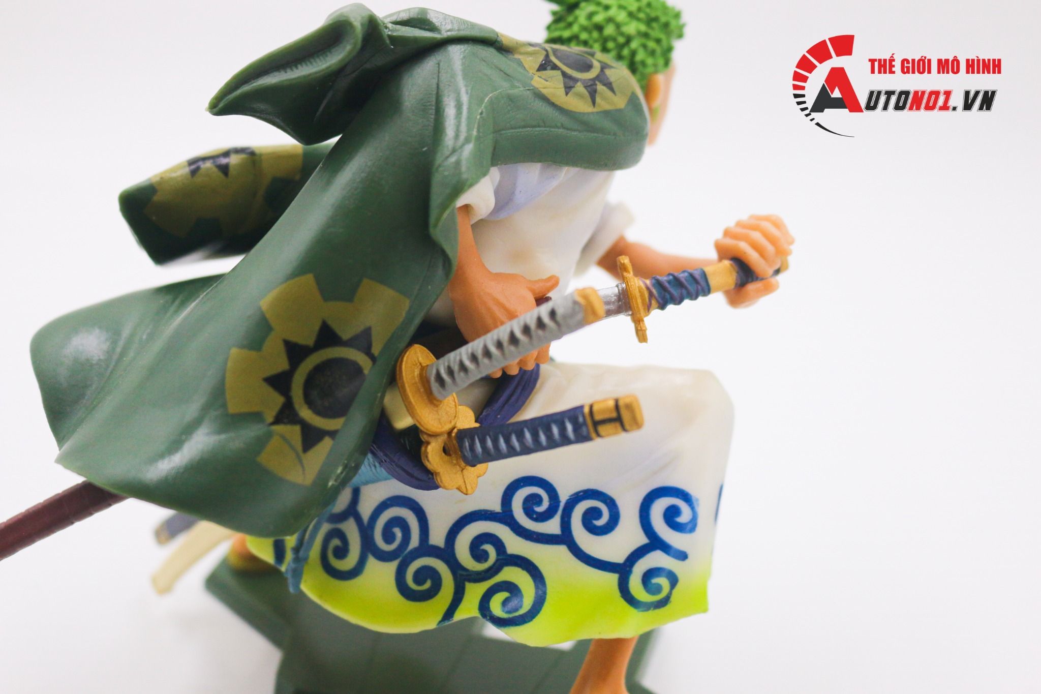 Mô hình nhân vật Onepiece Wano Zoro tam kiếm 28cm FG204