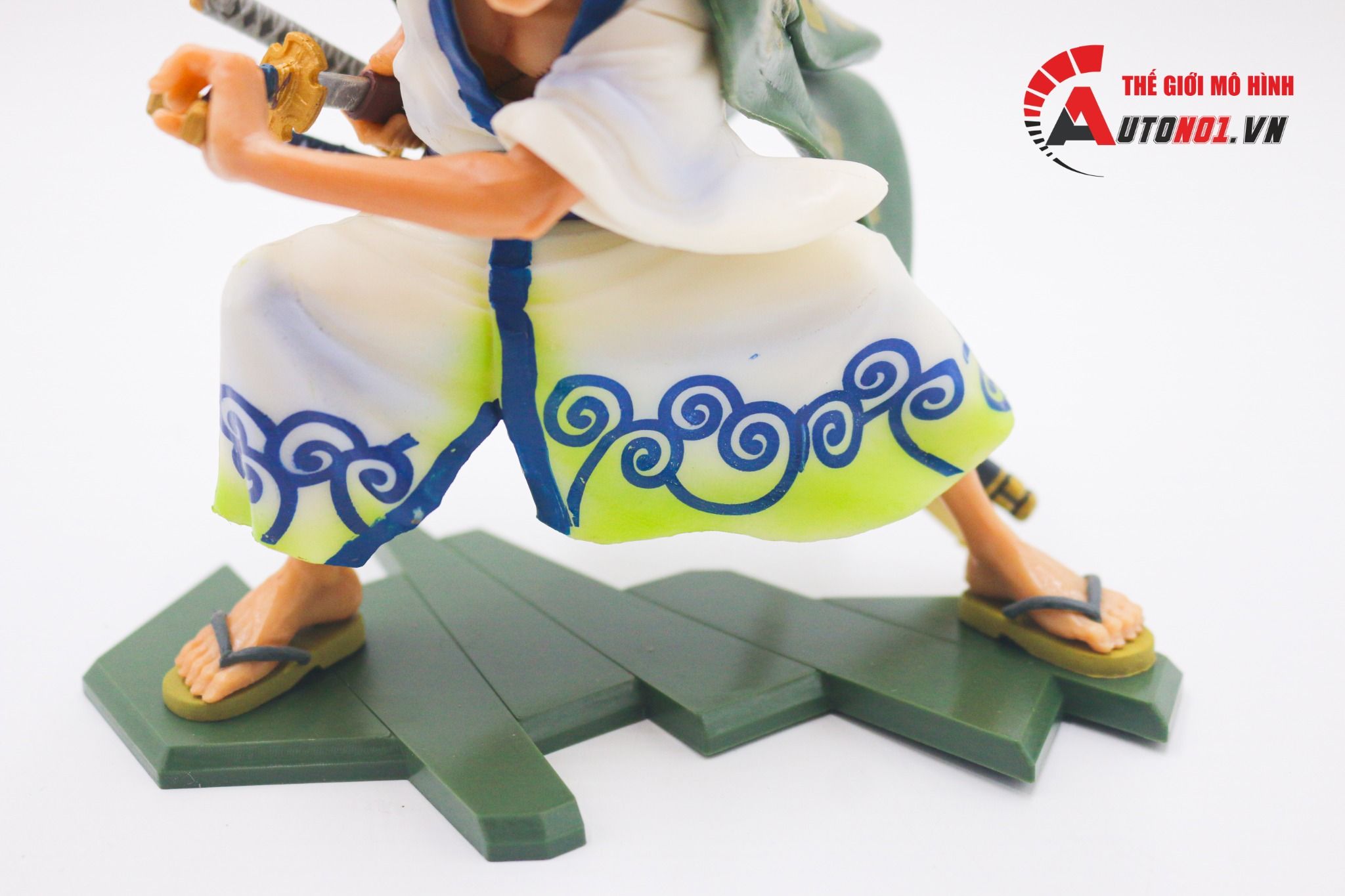Mô hình nhân vật Onepiece Wano Zoro tam kiếm 28cm FG204