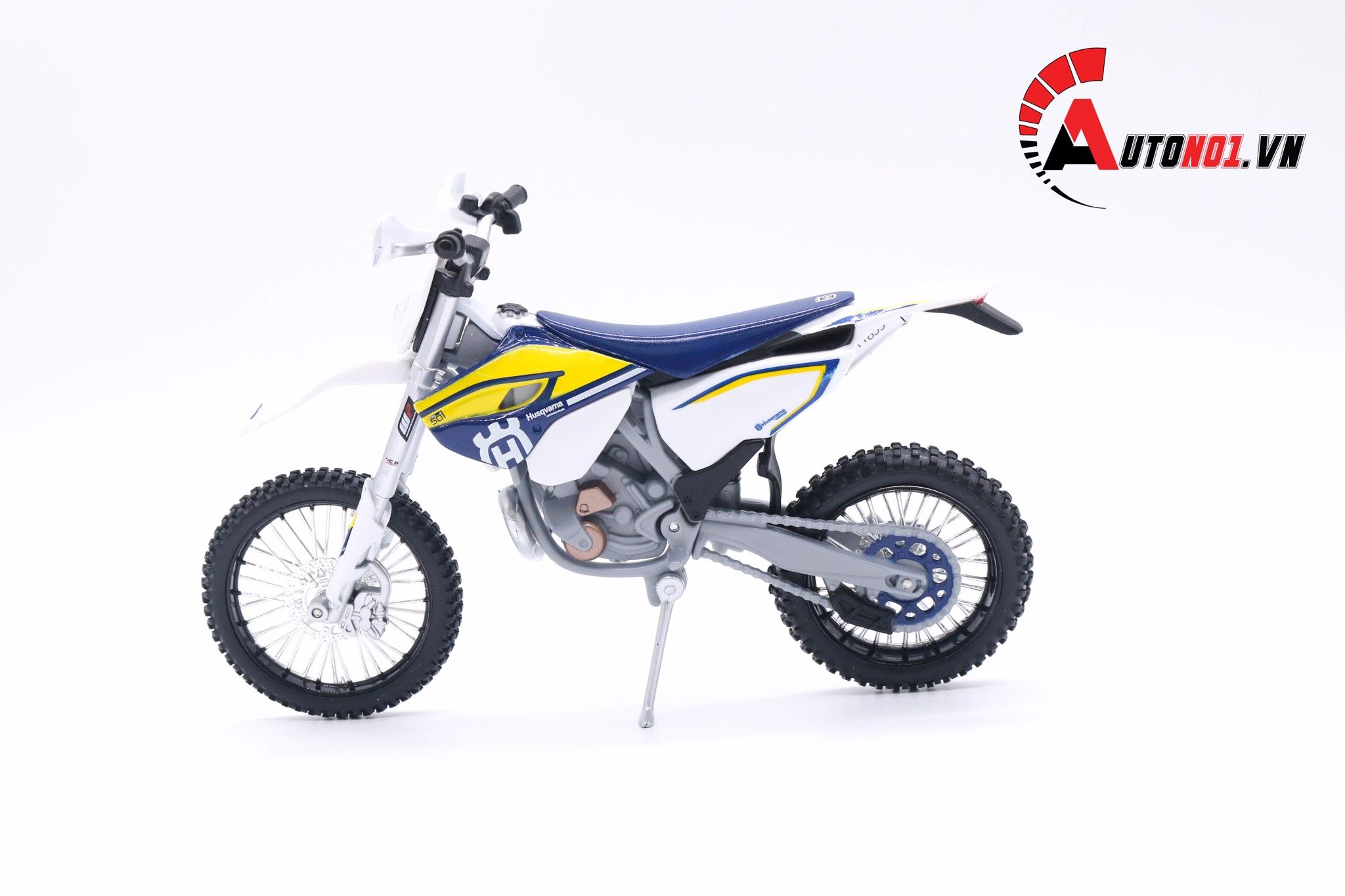  Mô hình xe cào cào Husqvarna fe 501 1:12 Maisto có đế 4831 