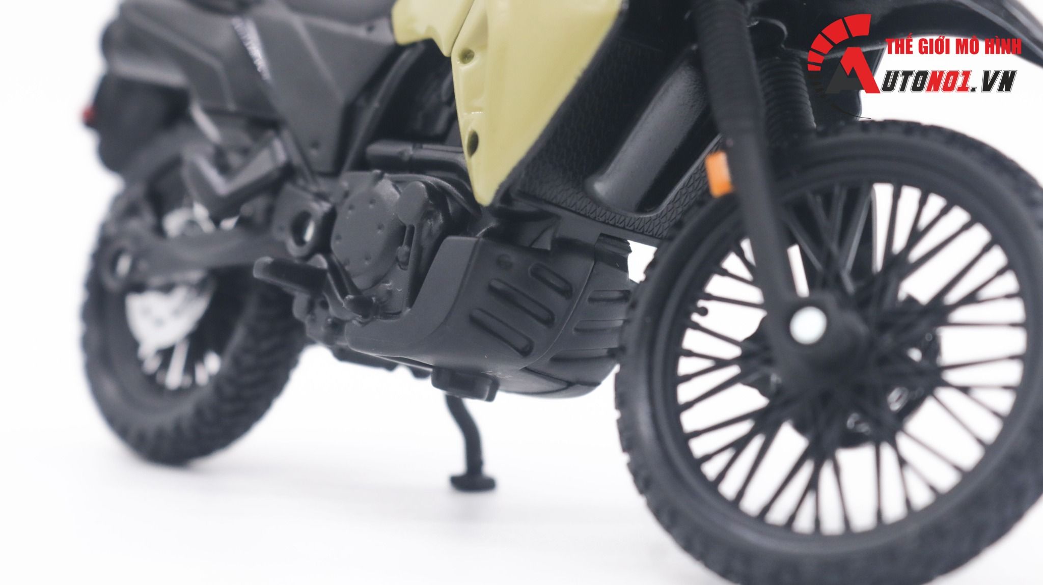 Mô hình xe mô tô Kawasaki KLR650 tỉ lệ 1:18 Maisto MT043