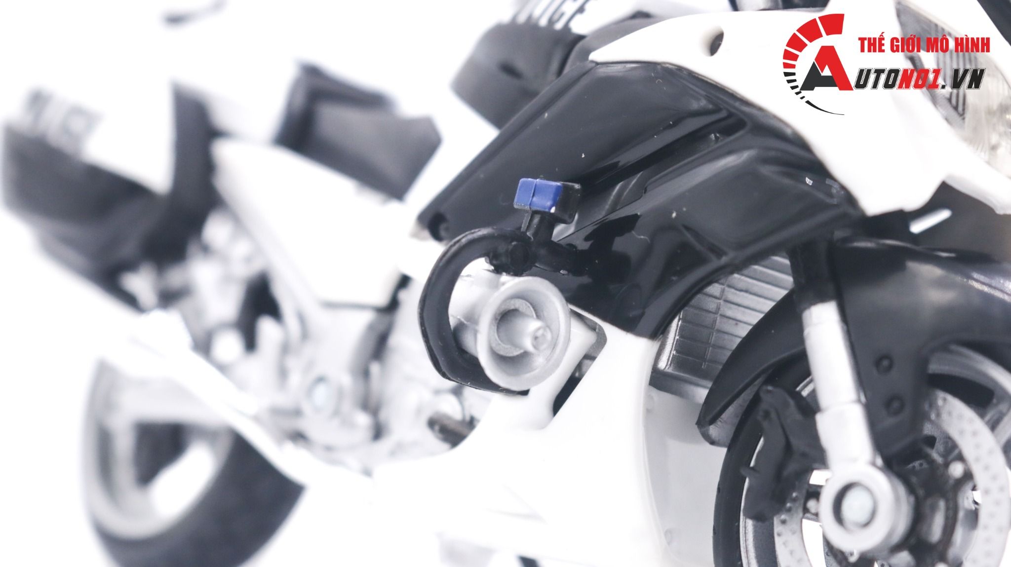 Mô hình xe mô tô cảnh sát police Yamaha FJR 1300 usa tỉ lệ 1:18 Maisto MT046