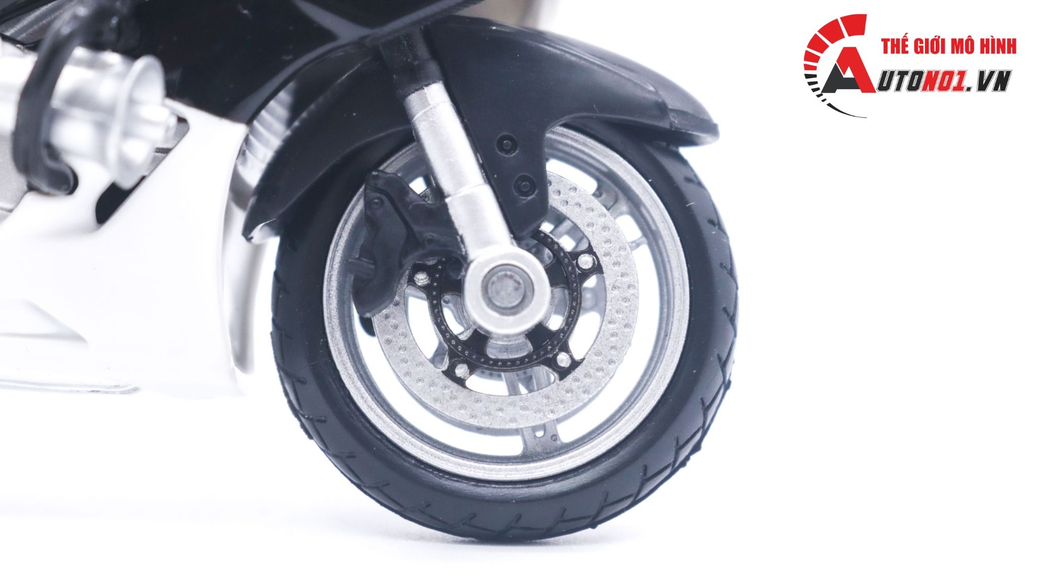 Mô hình xe mô tô cảnh sát police Yamaha FJR 1300 usa tỉ lệ 1:18 Maisto MT046