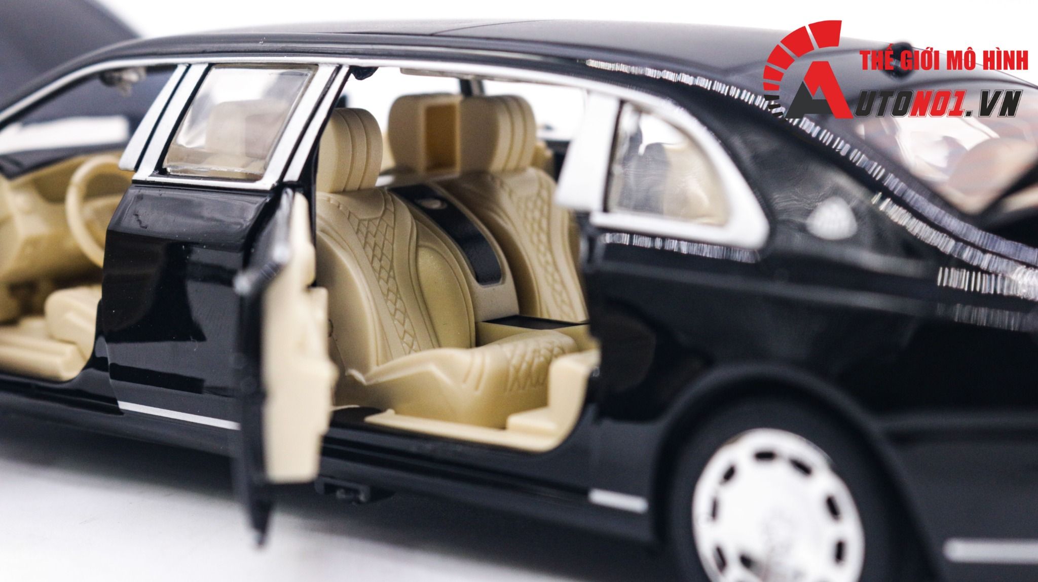 Mô hình xe Mercedes Maybach S600 Pullman tỉ lệ 1:32 Miniauto 3221A 3221B OT279